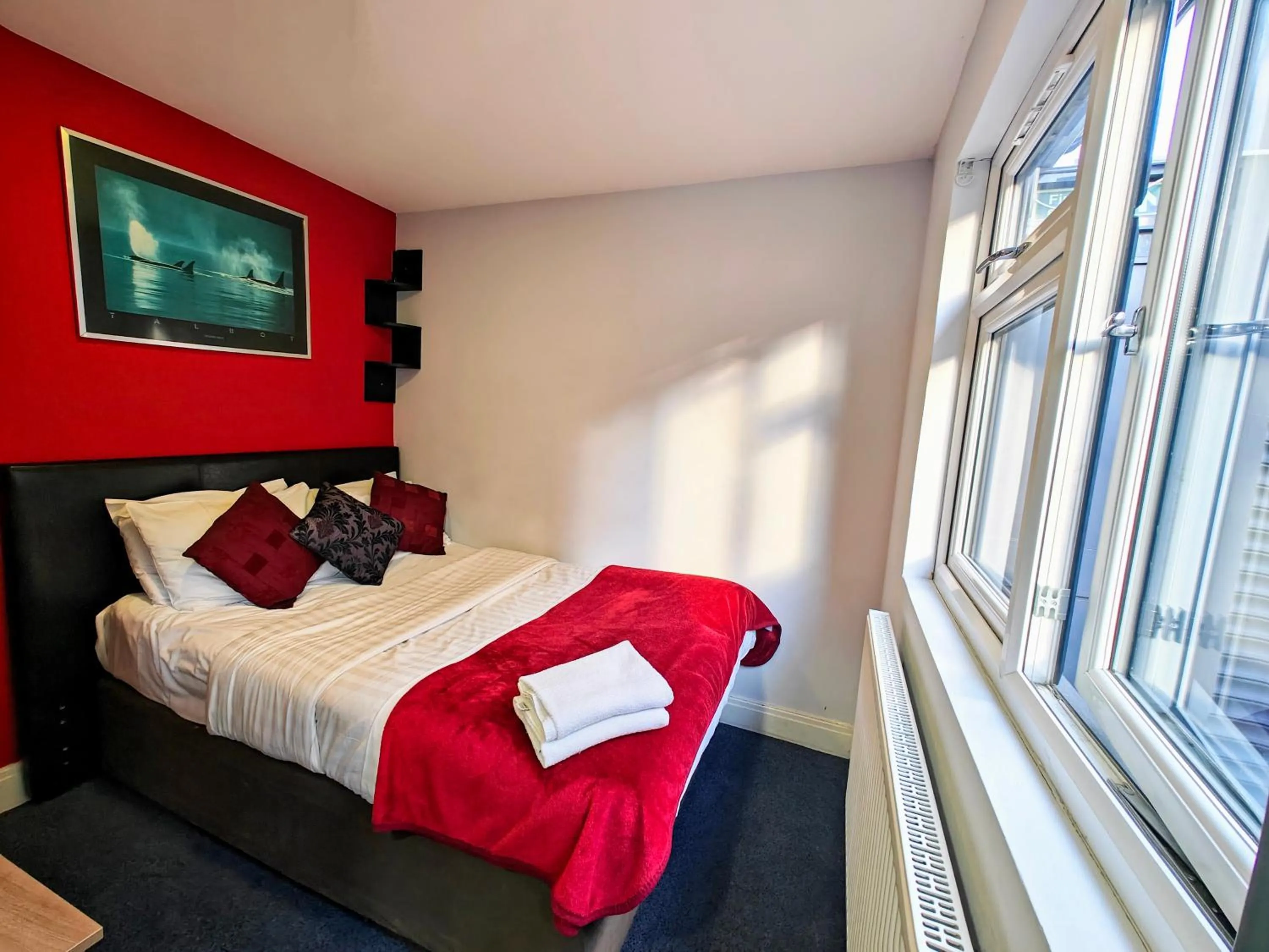 Bed in Wellesley Hotel