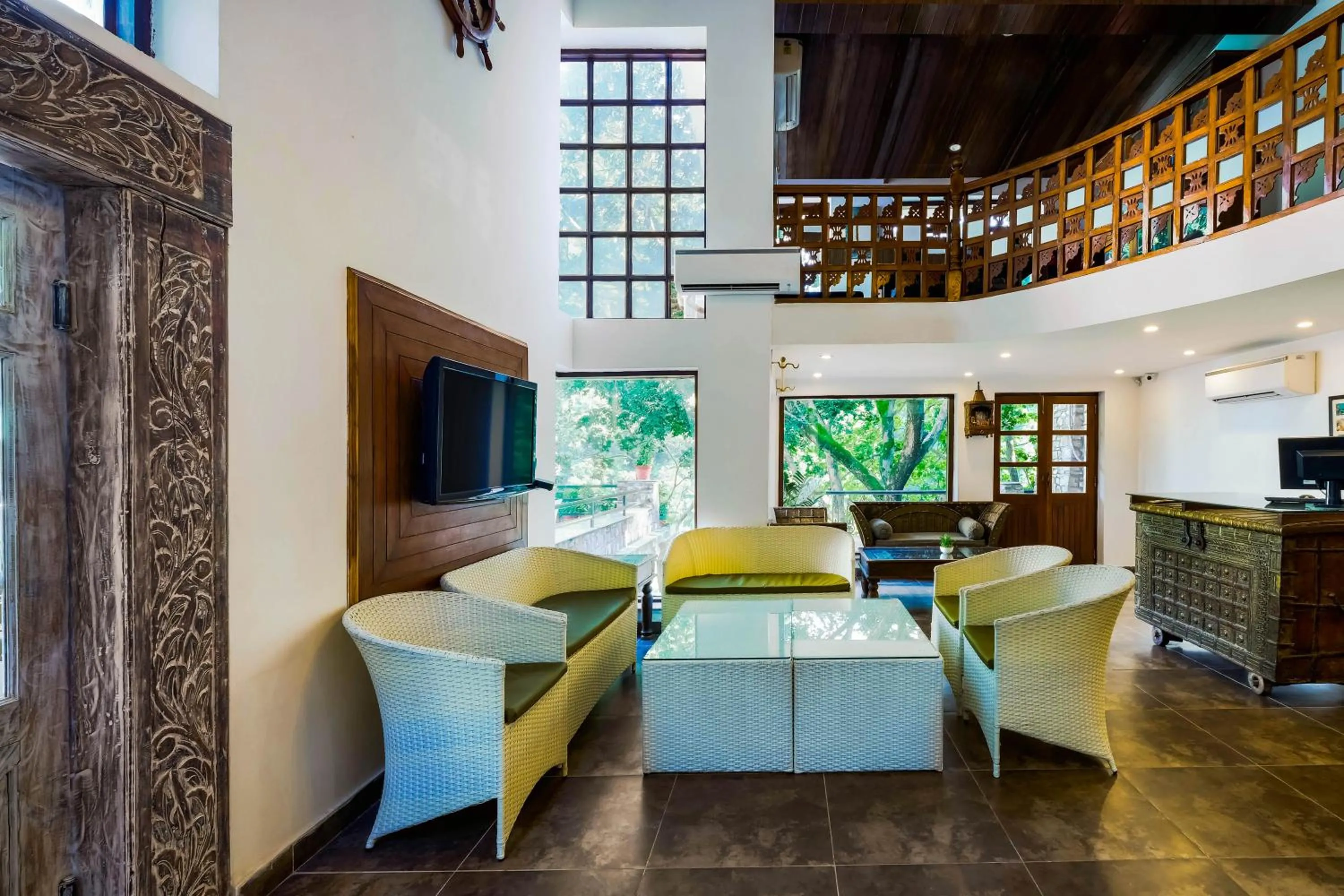 TV and multimedia in Summit By The Ganges Beach Resort & Spa