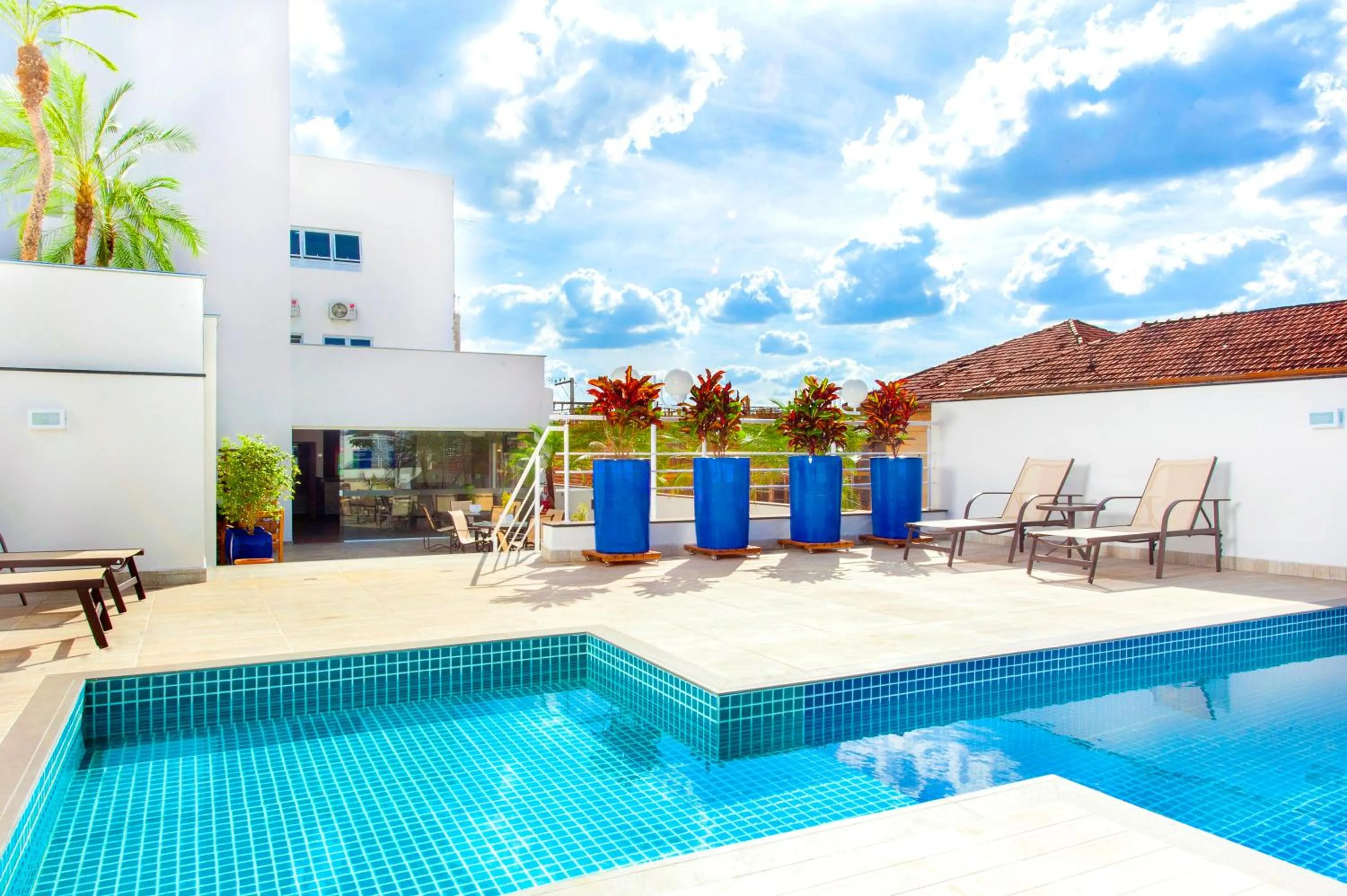Swimming pool in Araçatuba Plaza Hotel