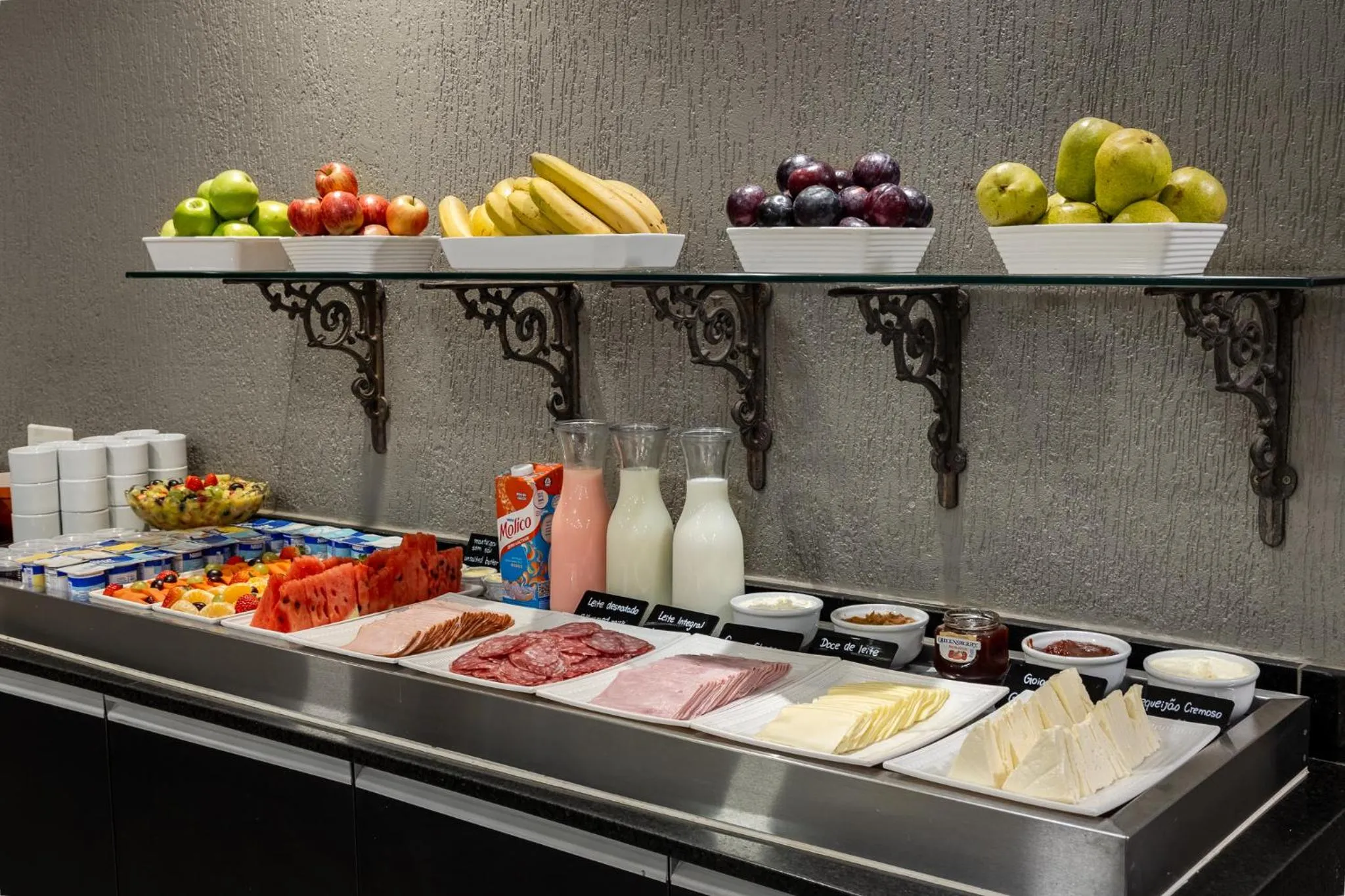 Breakfast in Araçatuba Plaza Hotel