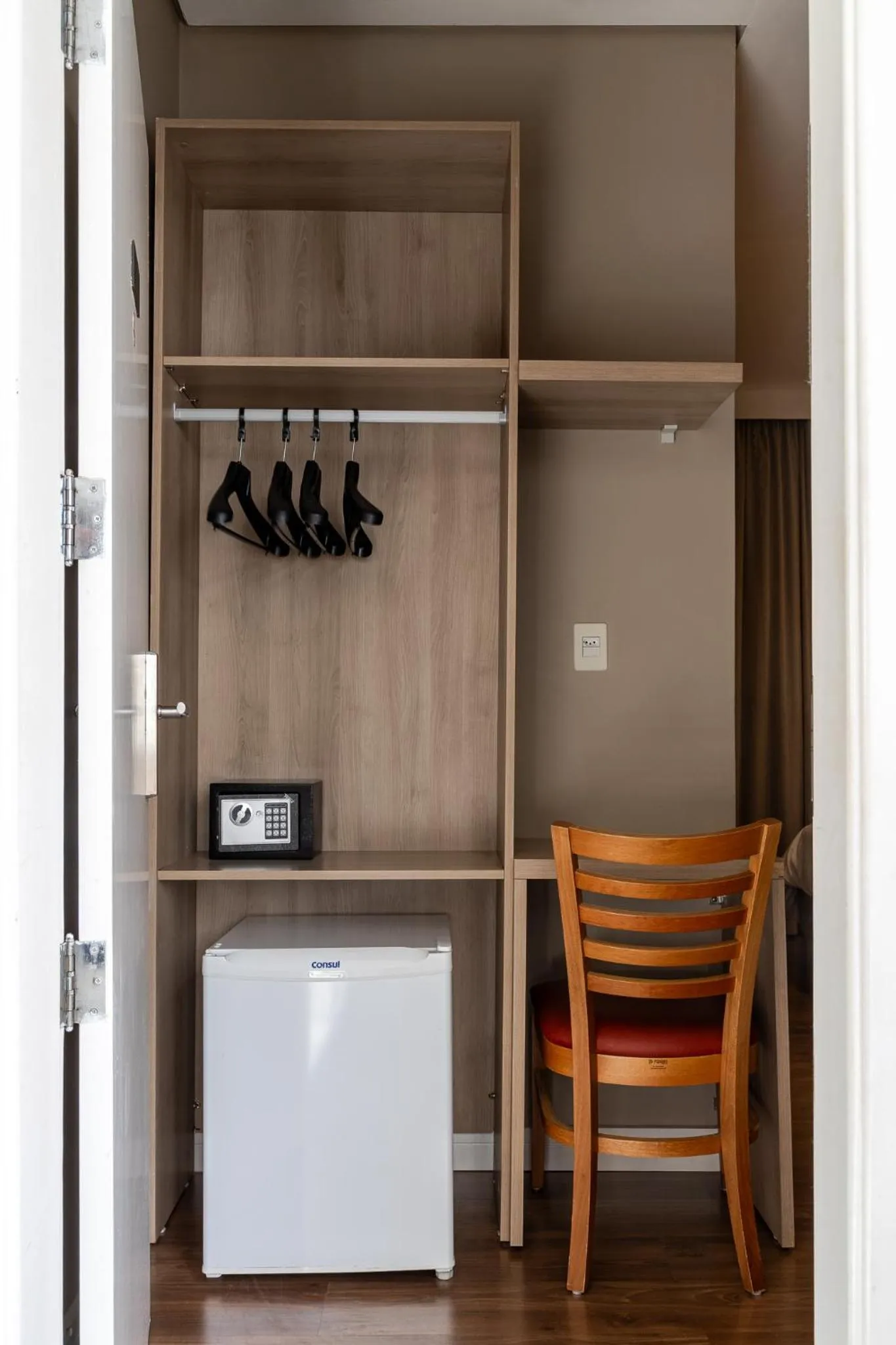 wardrobe in Araçatuba Plaza Hotel