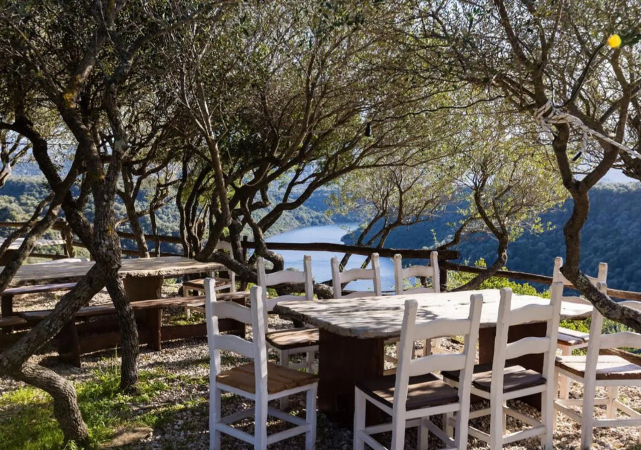 Lake view in Ecoparco Neulè