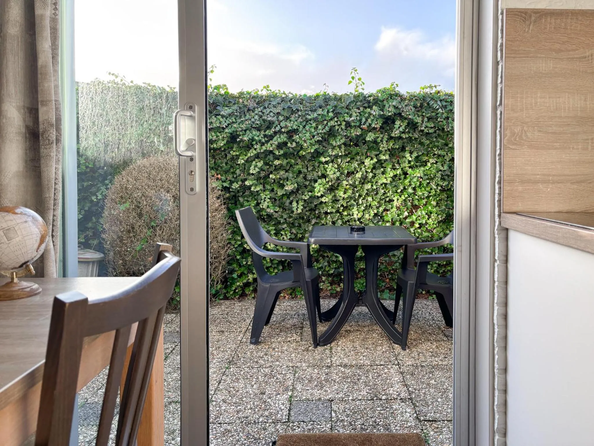 Garden in VISSERSLUST Rooms, Apartments and Houseboats