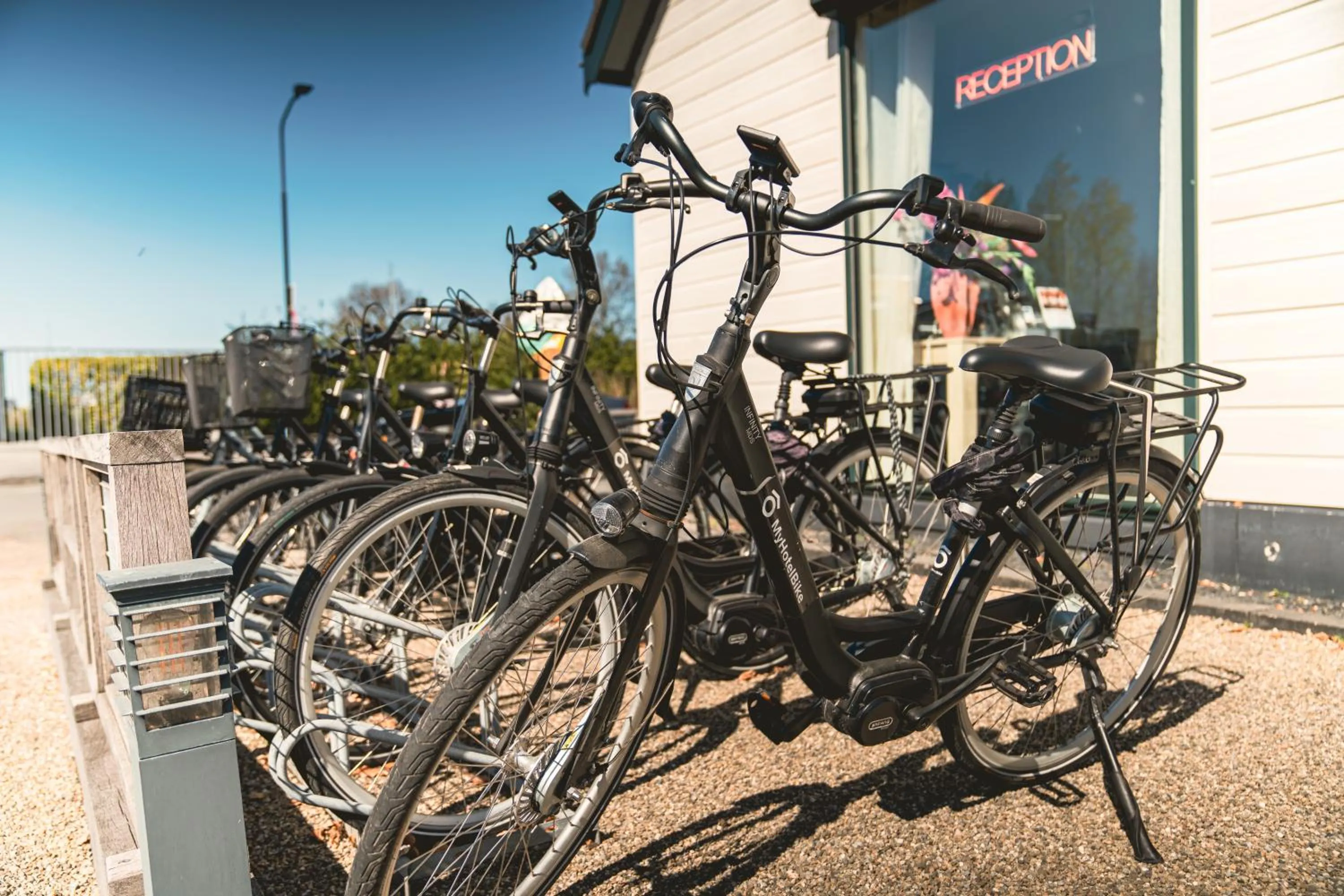 Day in VISSERSLUST Rooms, Apartments and Houseboats