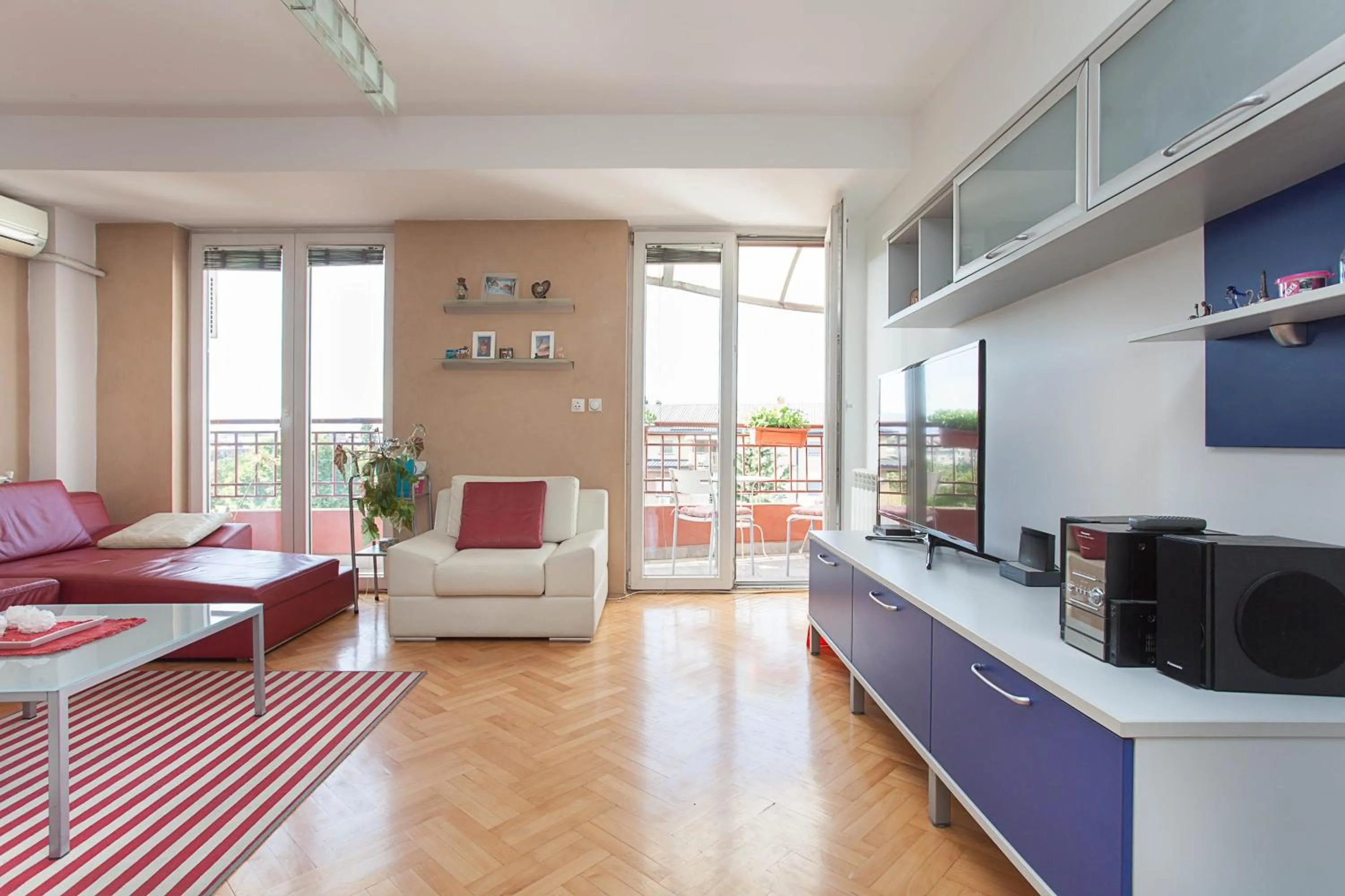 RED APARTMENT