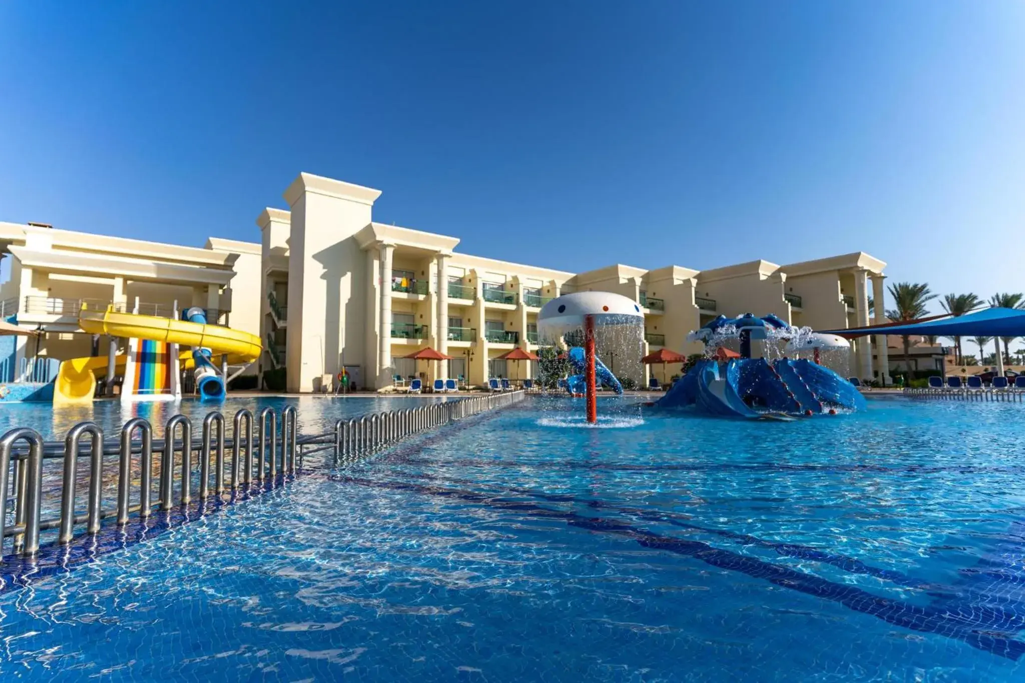 Swimming pool in Swiss Inn Resort Hurghada Swimming pool in Swiss Inn Resort Hurghada