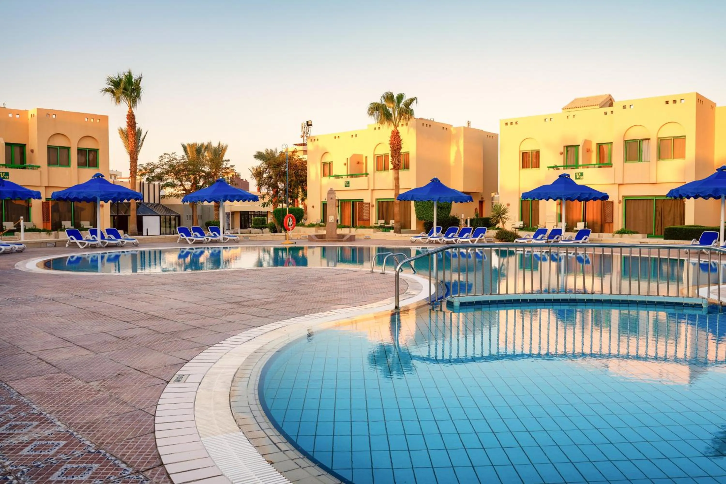 Swimming pool in Swiss Inn Resort Hurghada