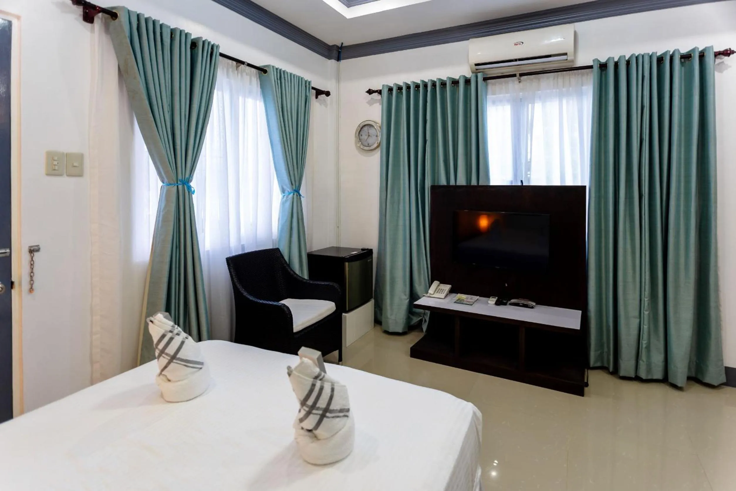 Bedroom in MADISON GARDEN AND RESIDENCES