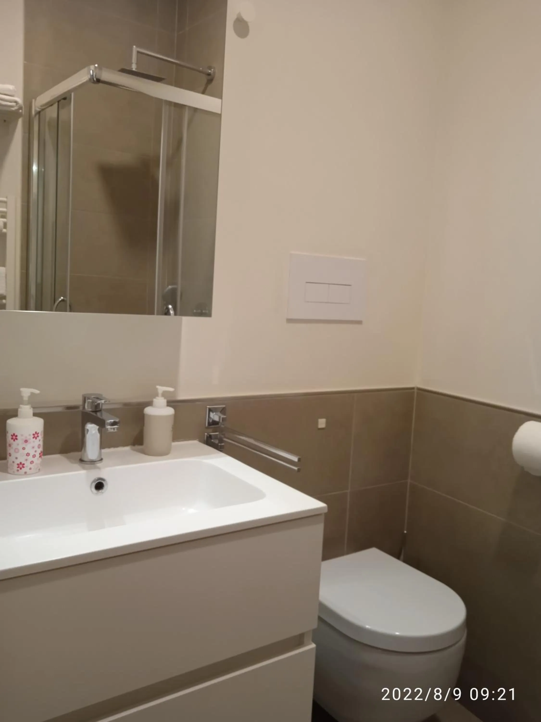 Bathroom in Piano Nobile by Napoliapartments