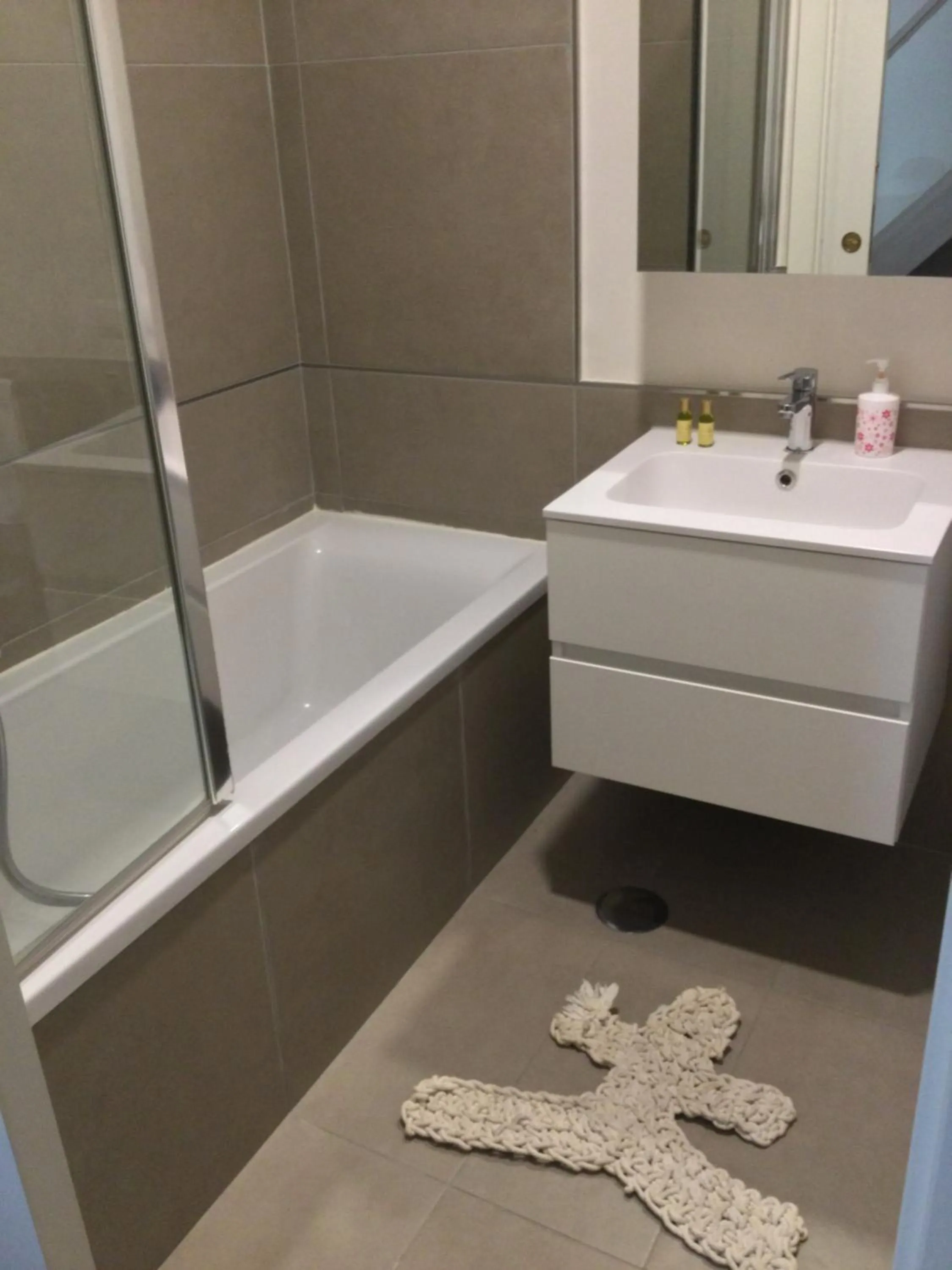 Bathroom in Piano Nobile by Napoliapartments