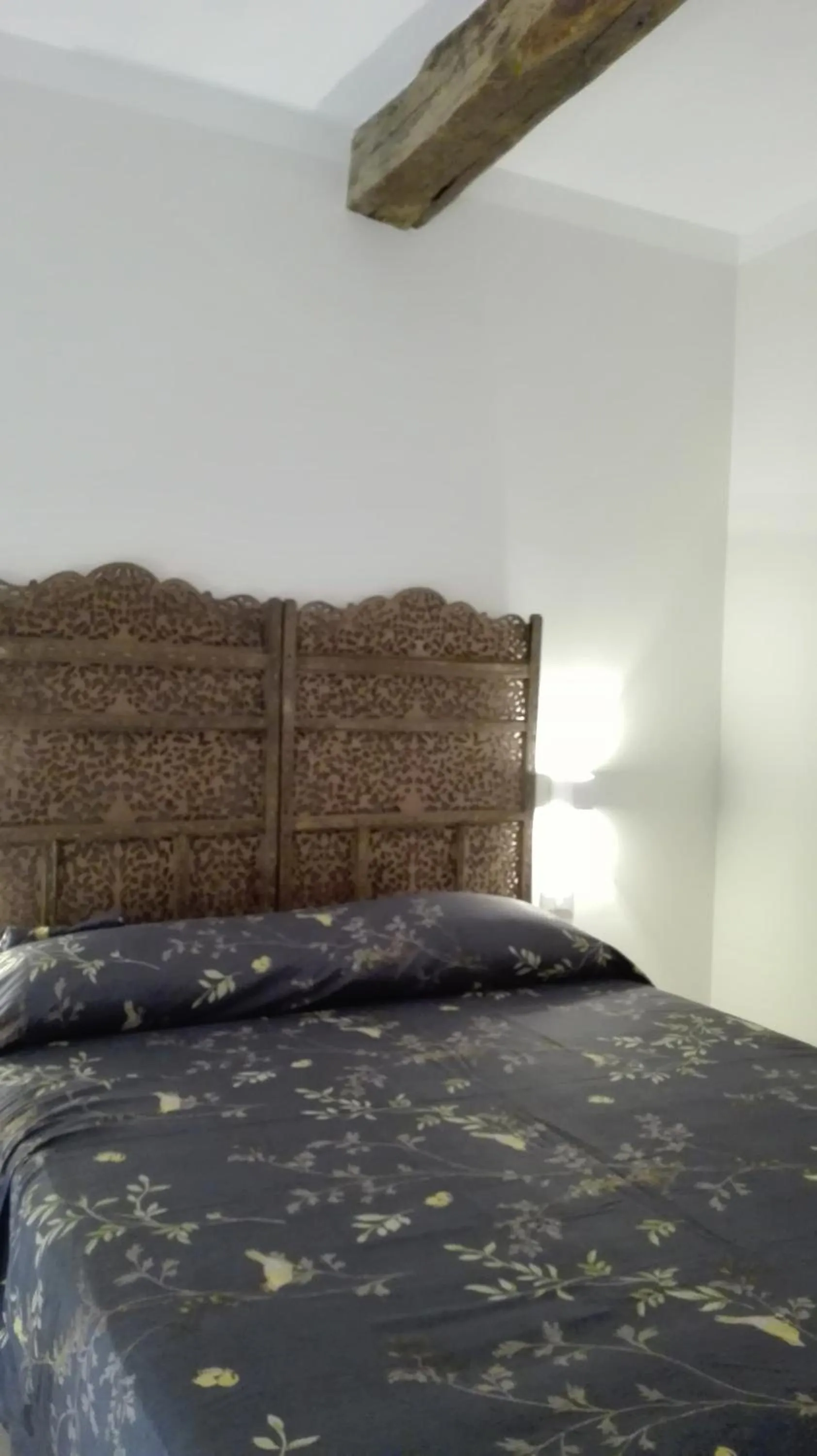 Bed in Piano Nobile by Napoliapartments