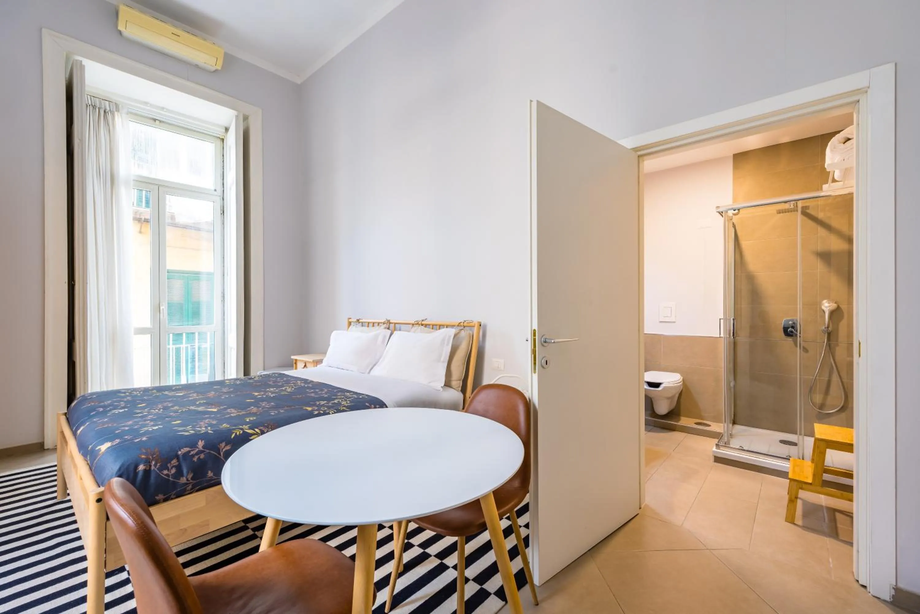 Other, Bed in Piano Nobile by Napoliapartments