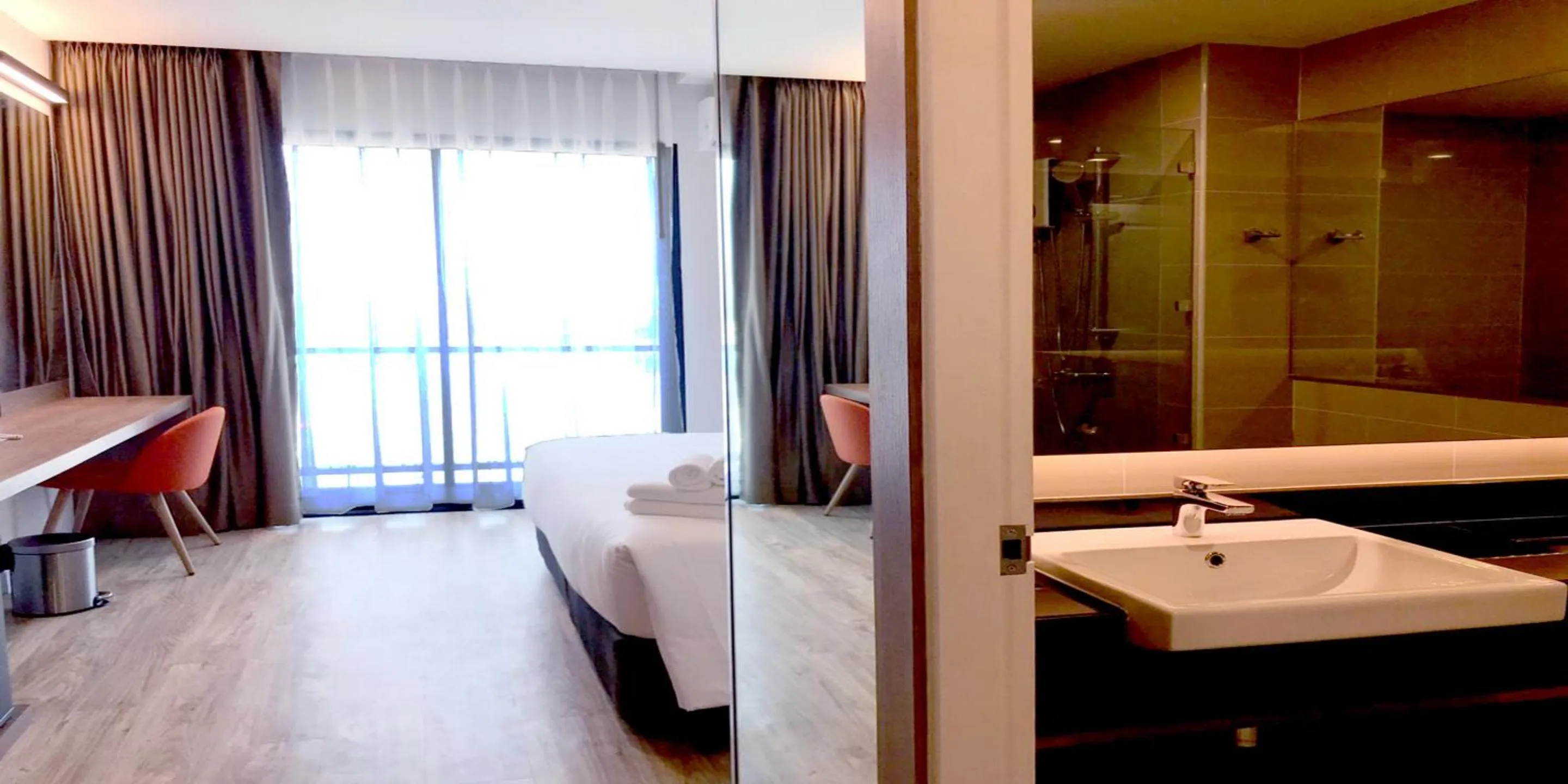 Bathroom, Bed in Fortune Hotel Buriram