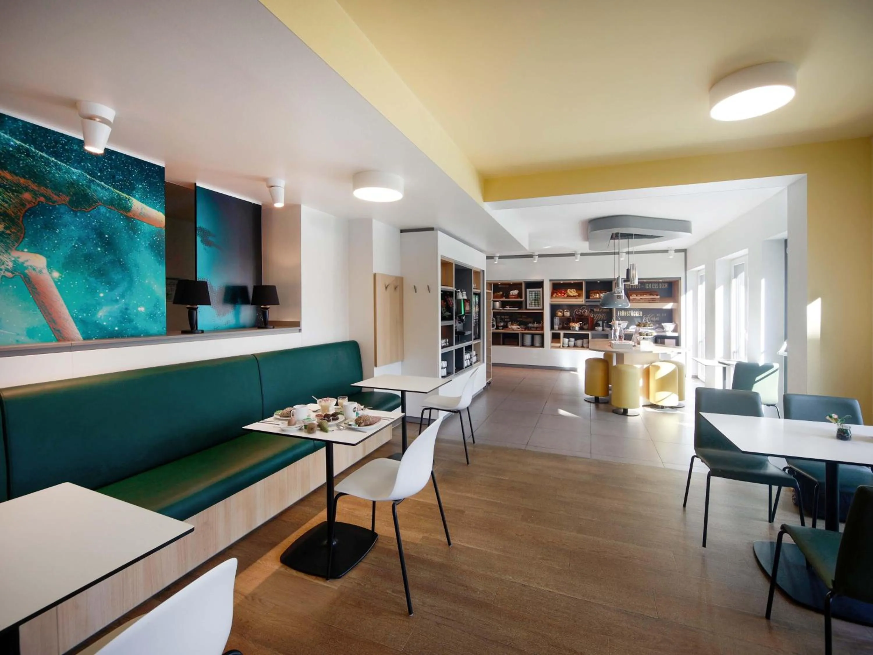 Lobby or reception in B&B Hotel Jena