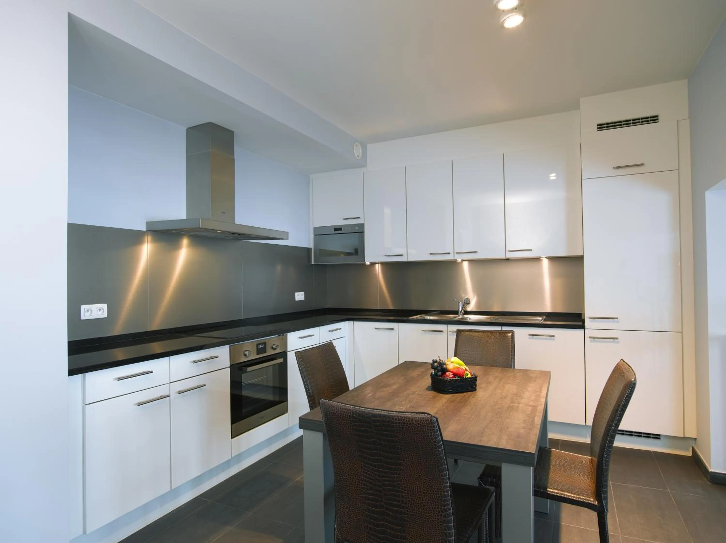 Kitchen or kitchenette in Thon Residence Florence Aparthotel