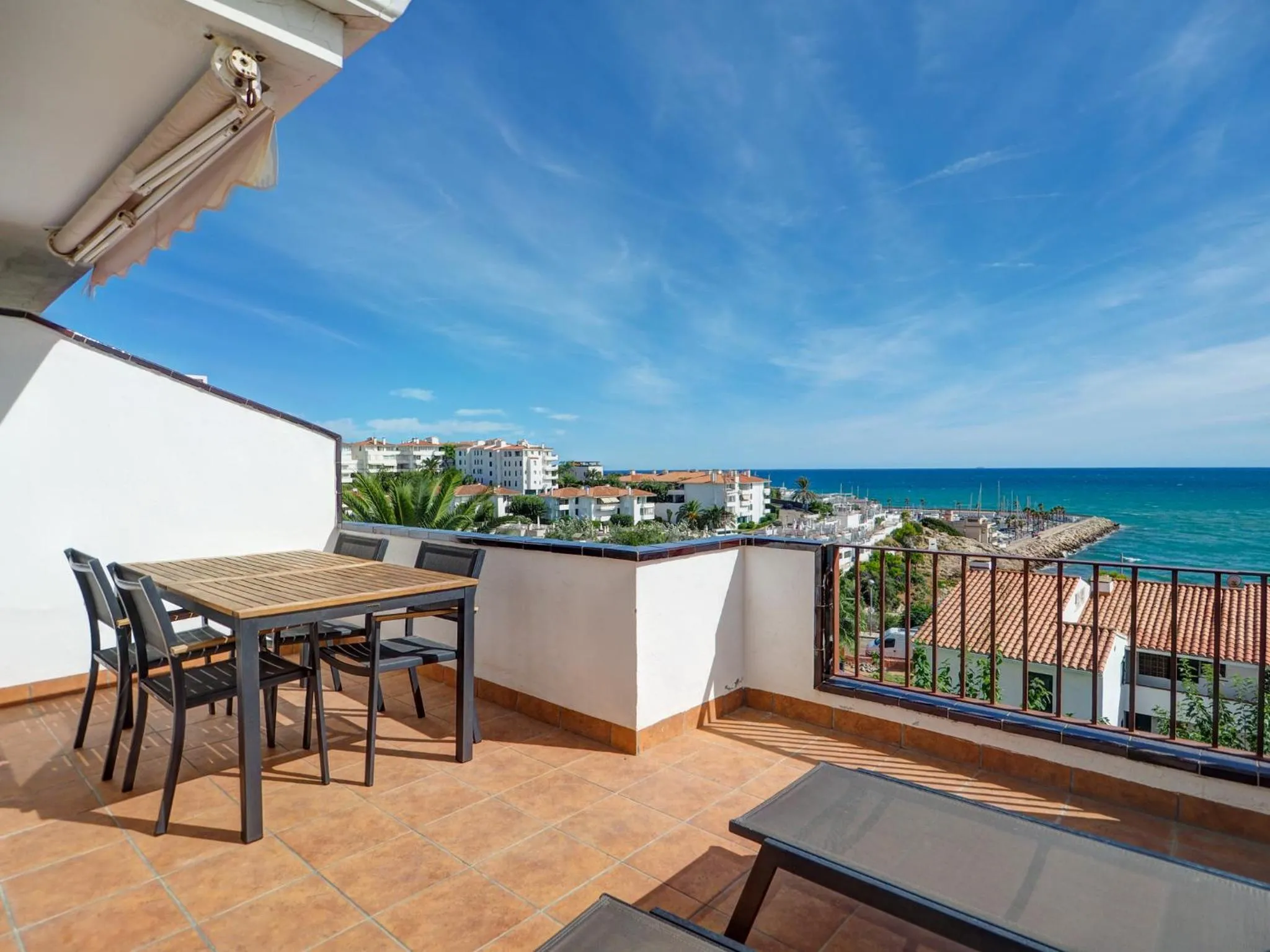 Amazing Seaview Apartment by Hello Homes Sitges
