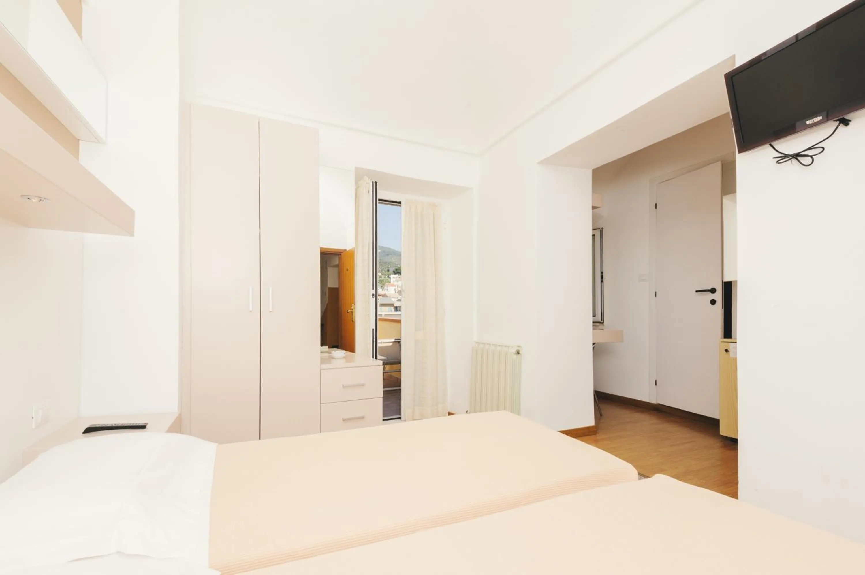 Balcony/Terrace, Bed in Hotel Melograno