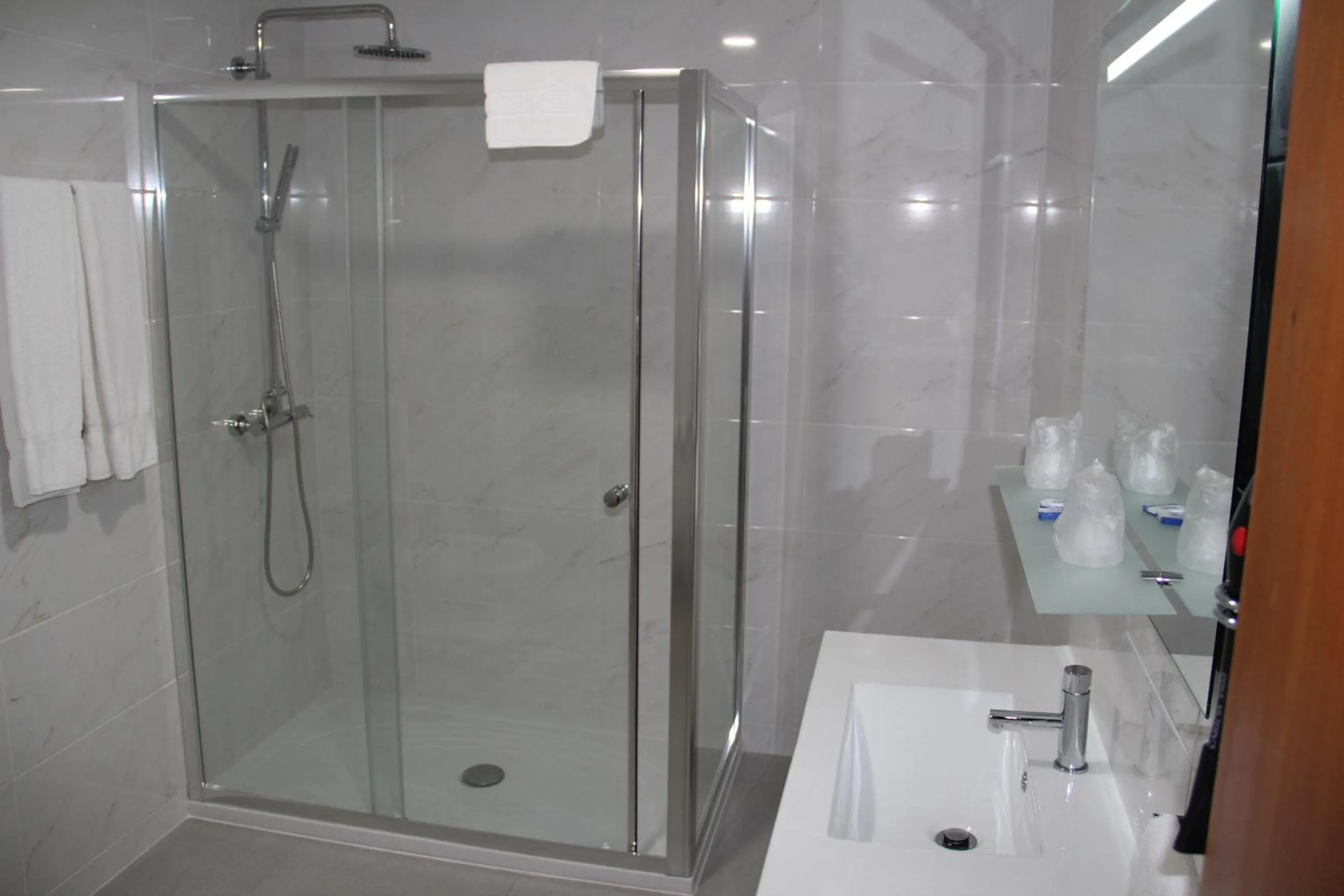 Bathroom in Troia Hotel