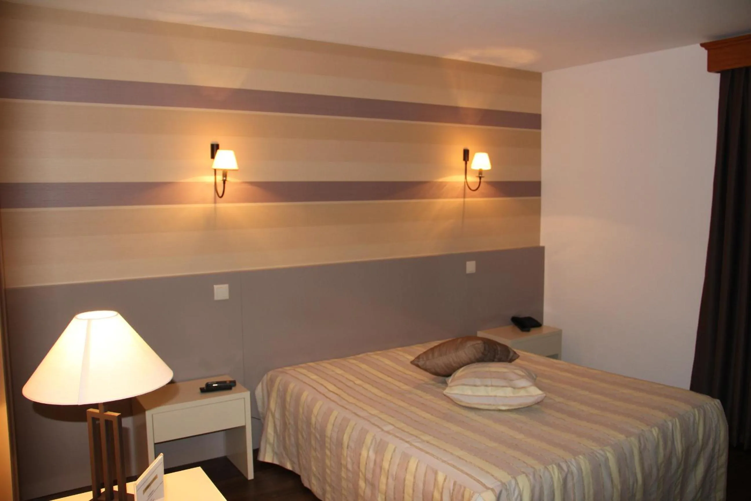 Bedroom, Bed in Troia Hotel