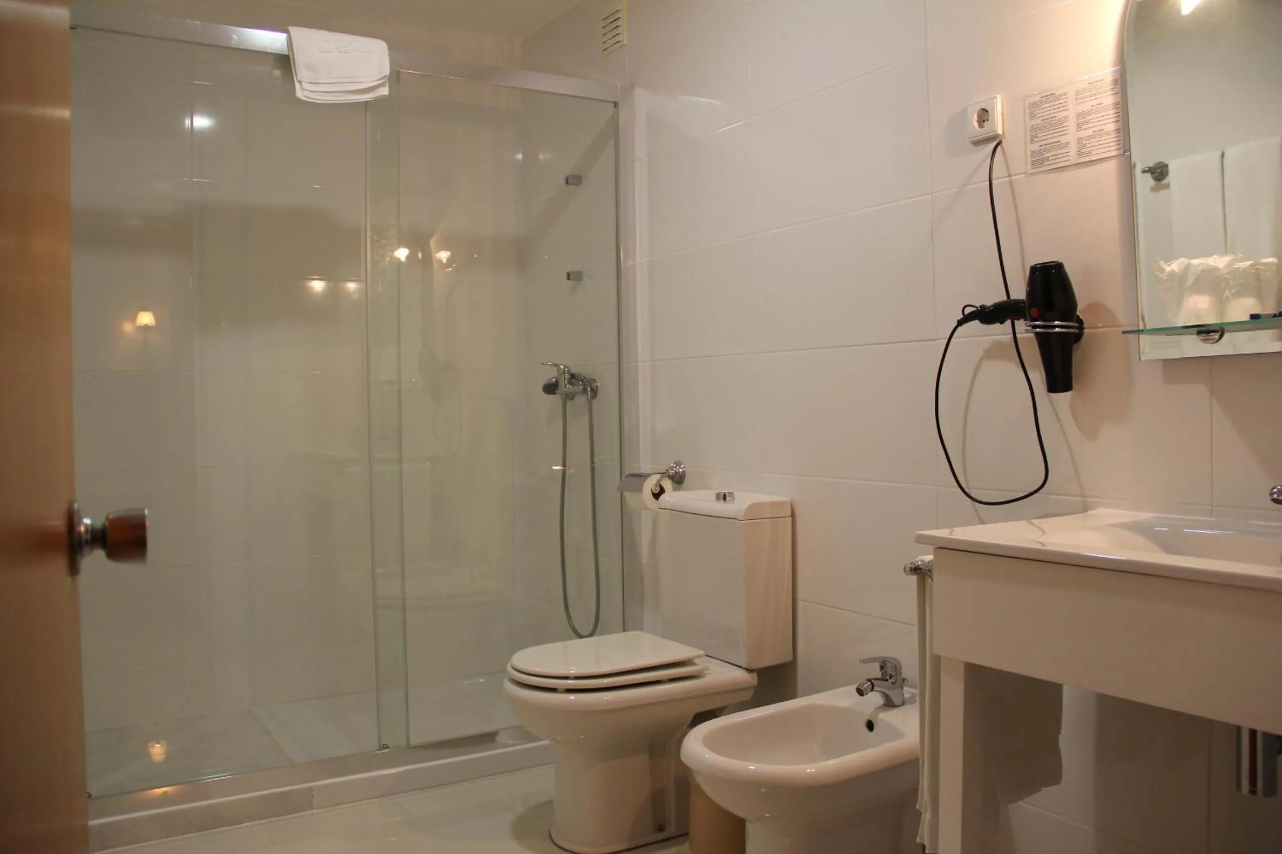 Bathroom in Troia Hotel