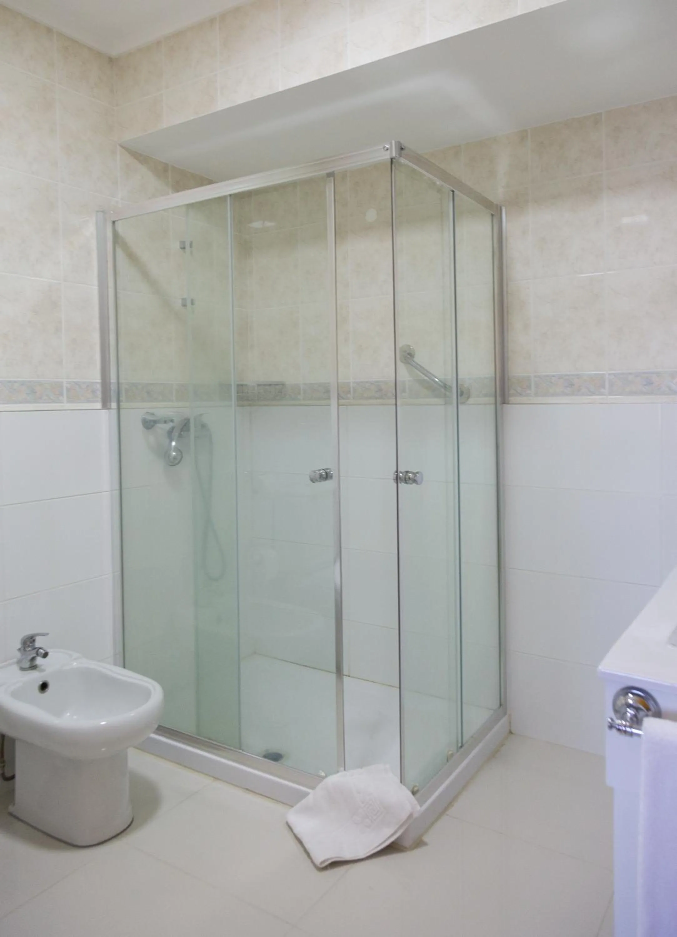 Bathroom in Troia Hotel