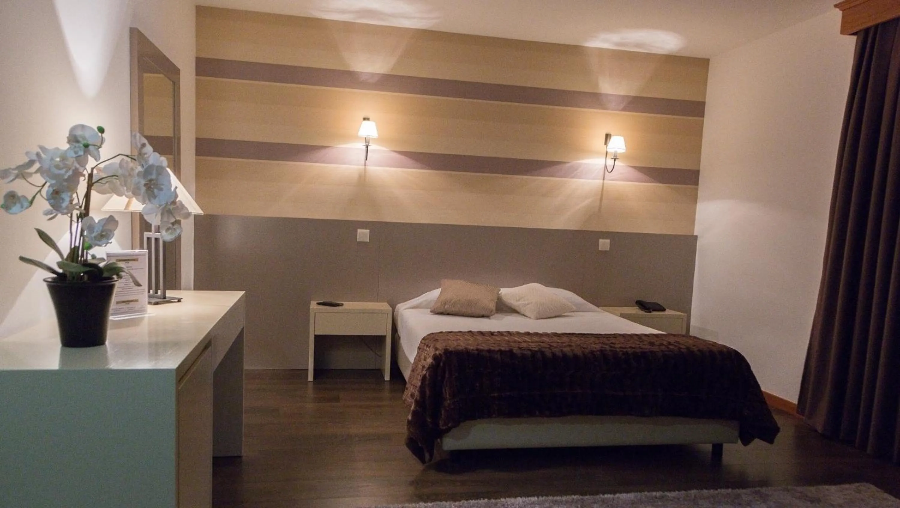 Bedroom, Bed in Troia Hotel