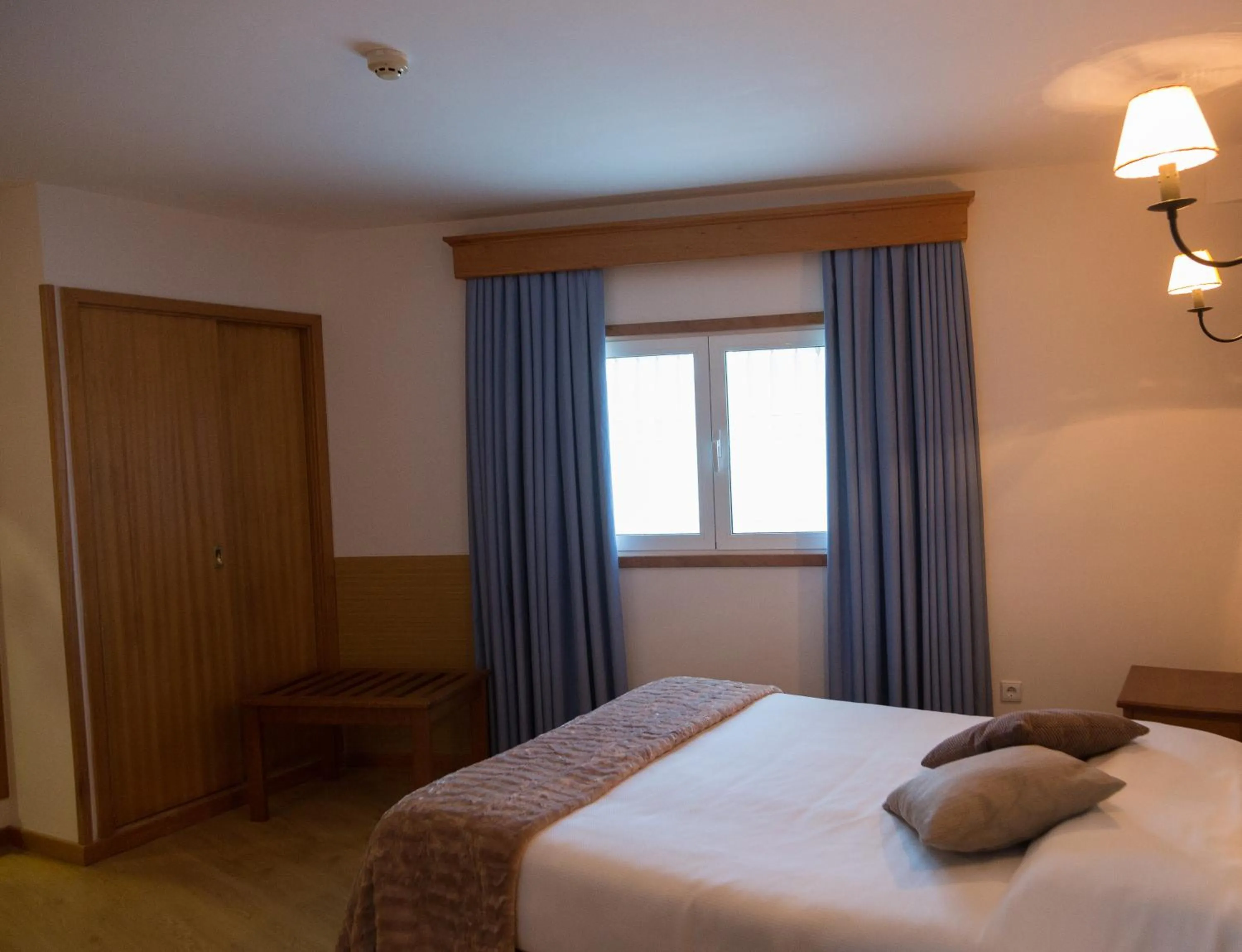Bedroom, Bed in Troia Hotel