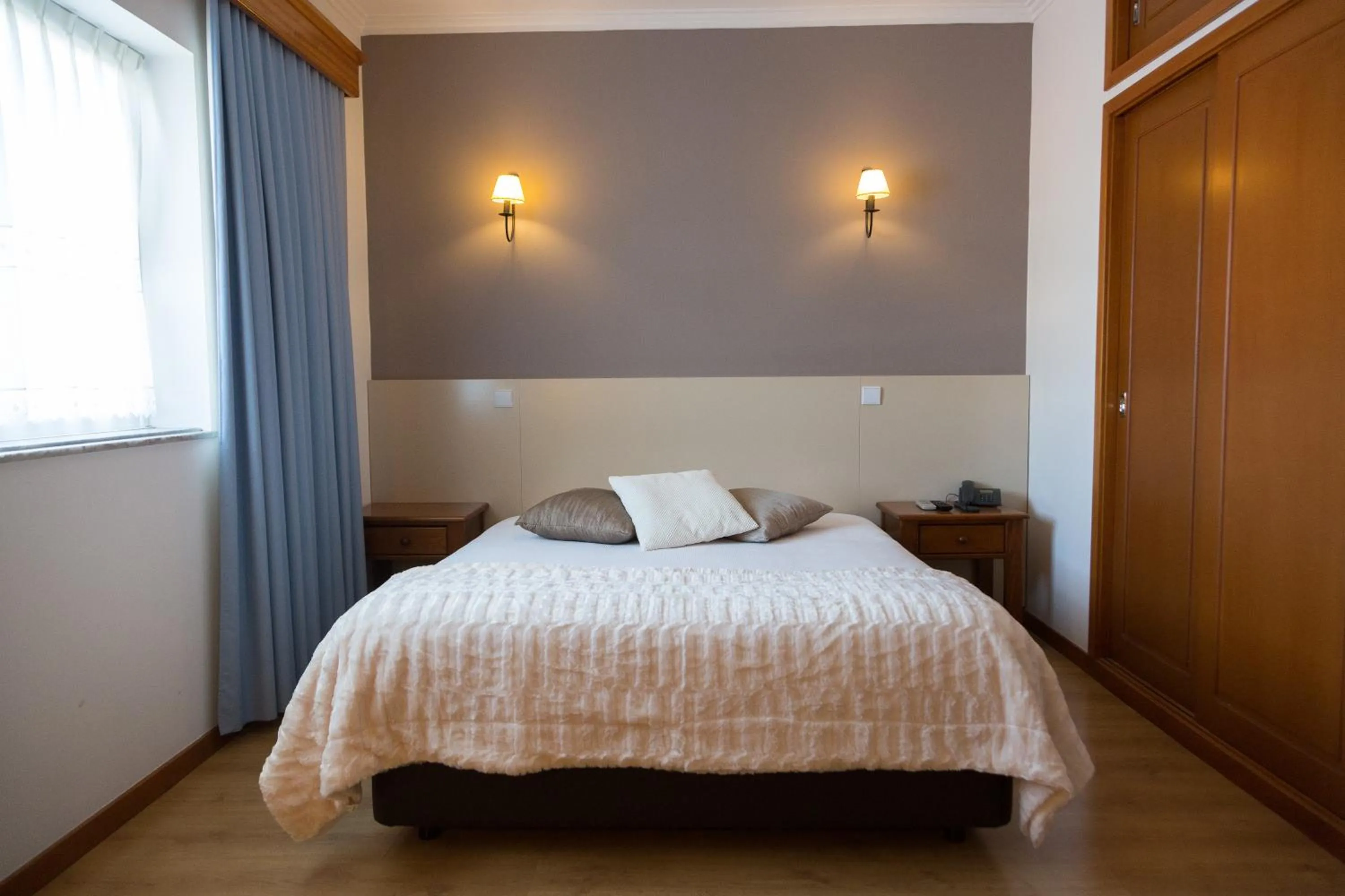 Bedroom, Bed in Troia Hotel