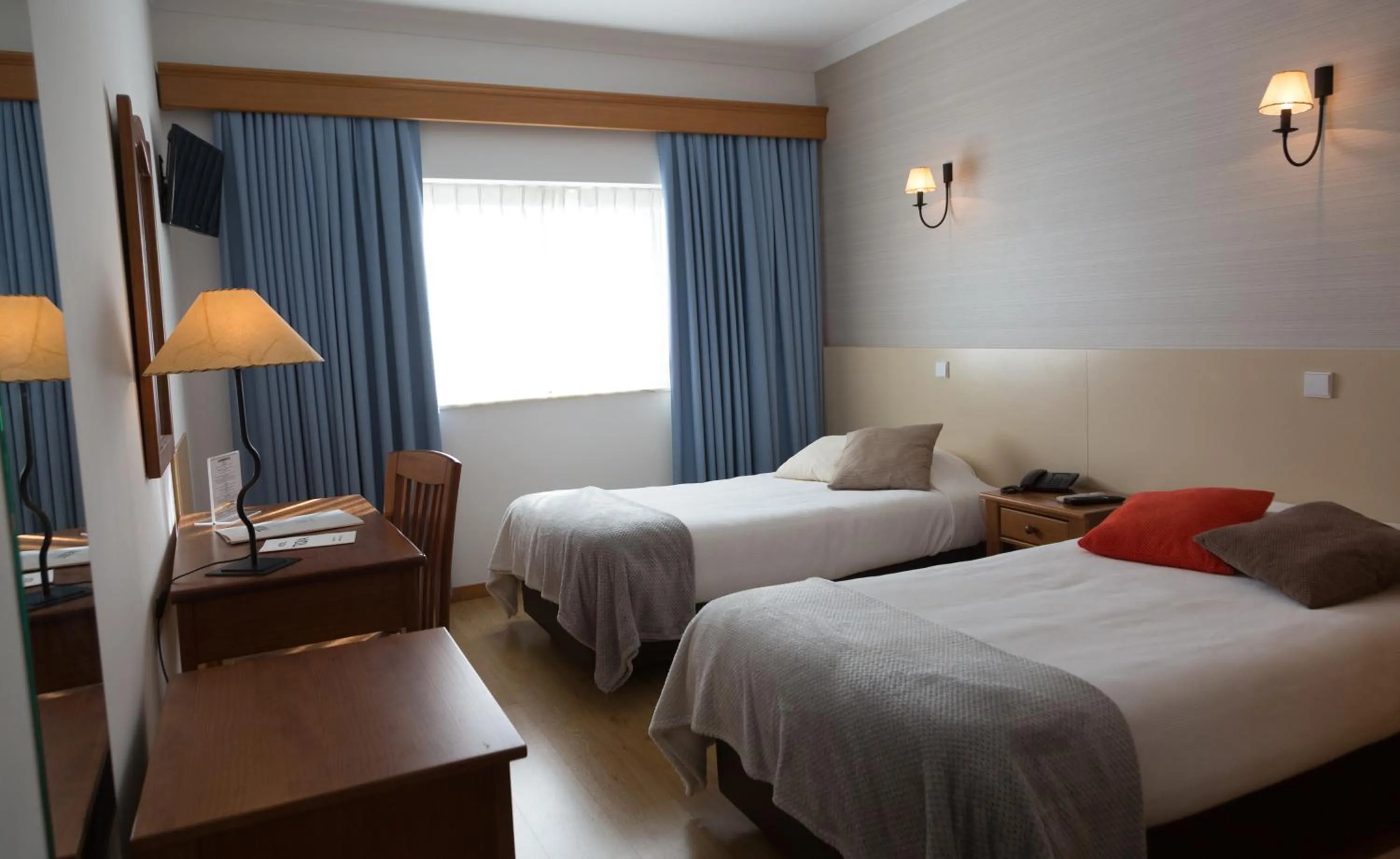 Bedroom, Bed in Troia Hotel