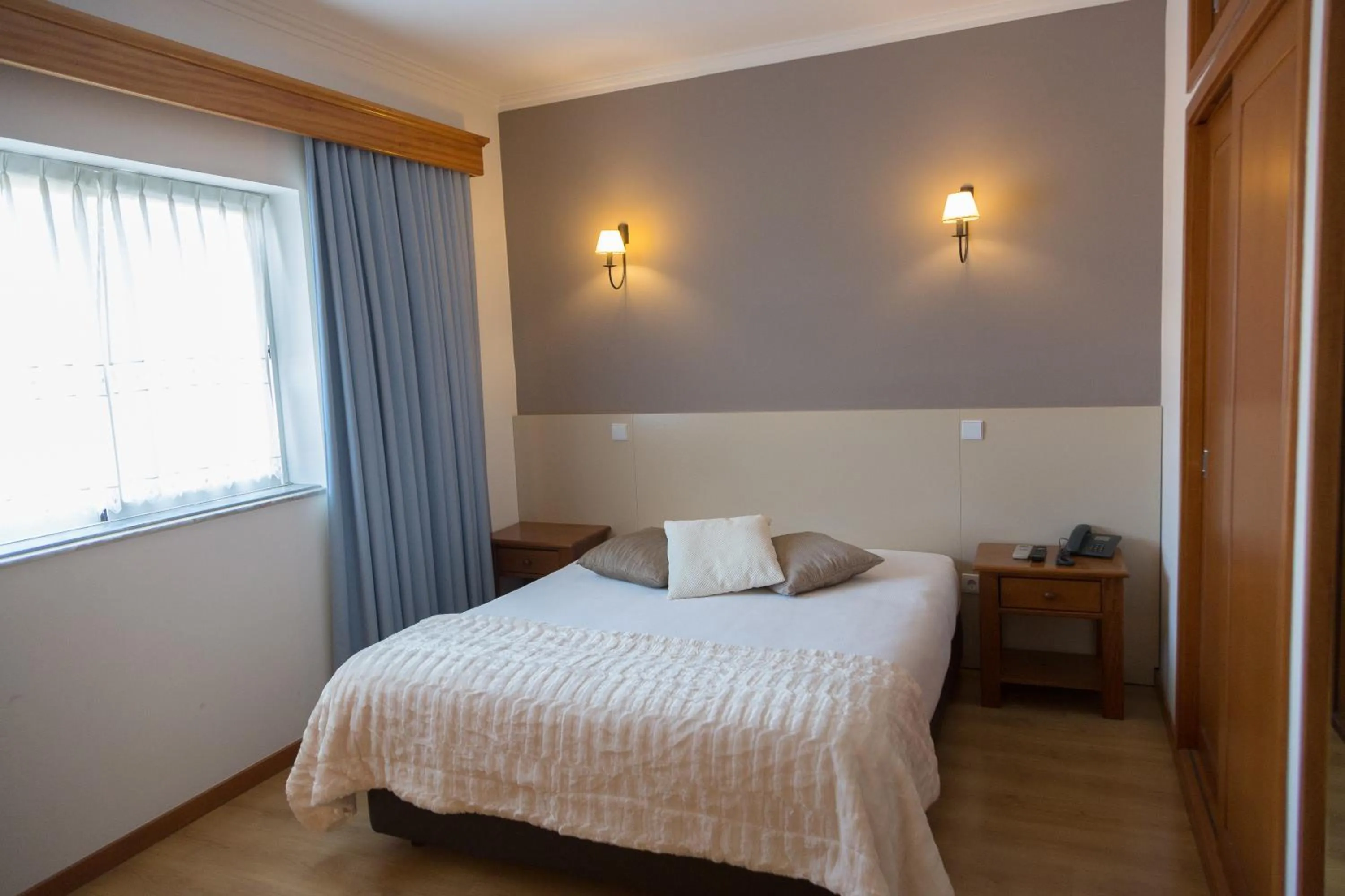 Bedroom, Bed in Troia Hotel