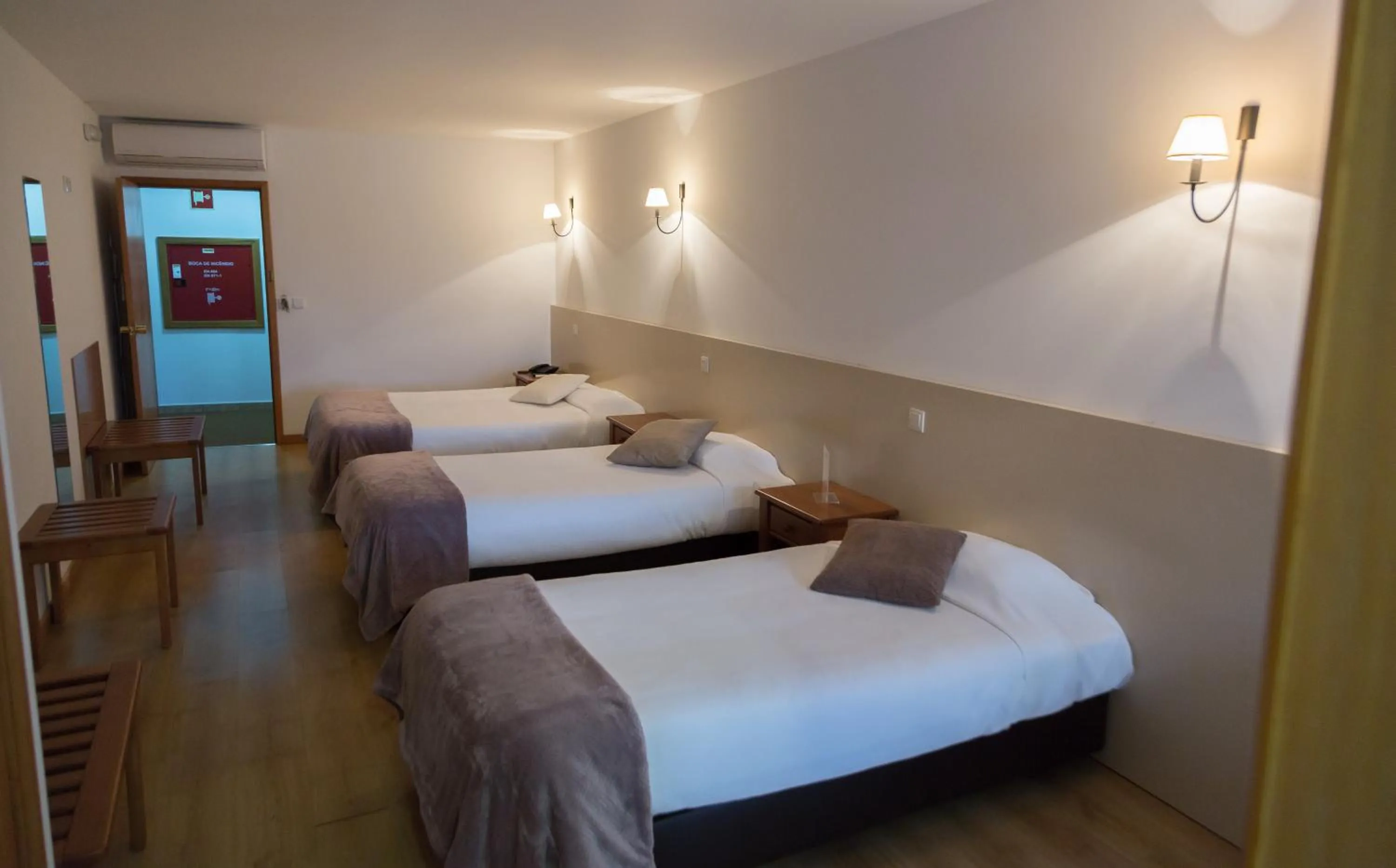 Bedroom, Bed in Troia Hotel