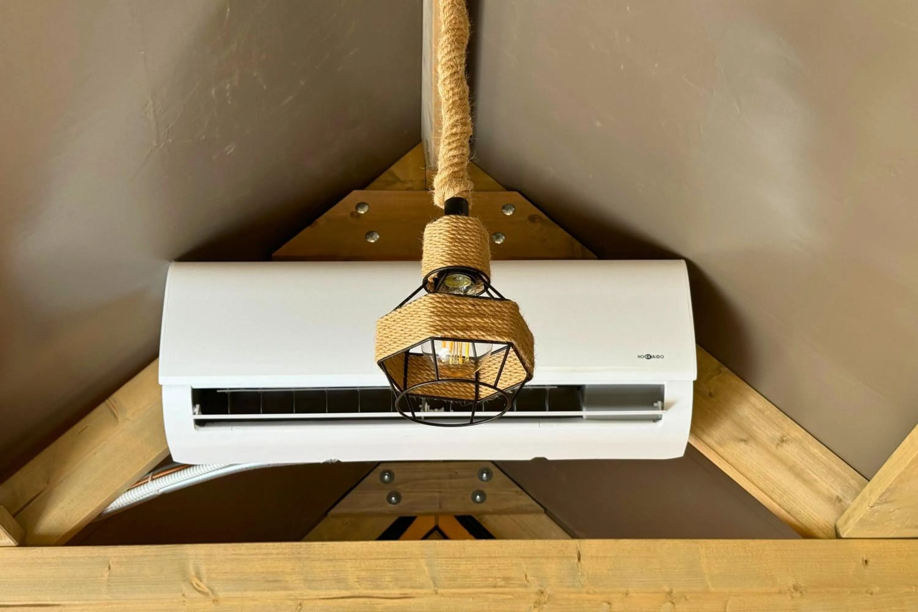 air conditioner in Hostel & Glamping Santa Fortunata