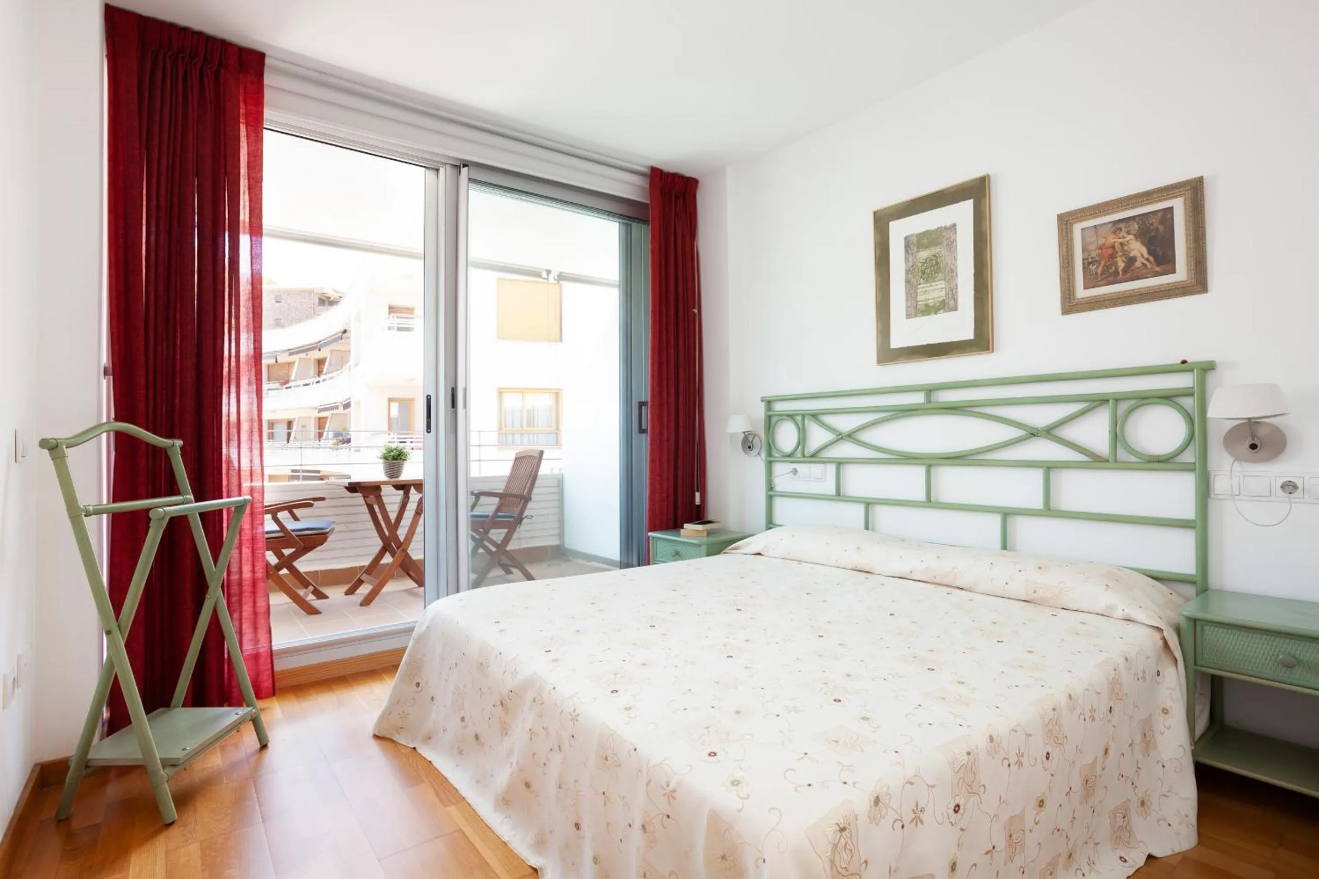 Bedroom, Bed in Lets Holidays Excellent apartment next beach 6