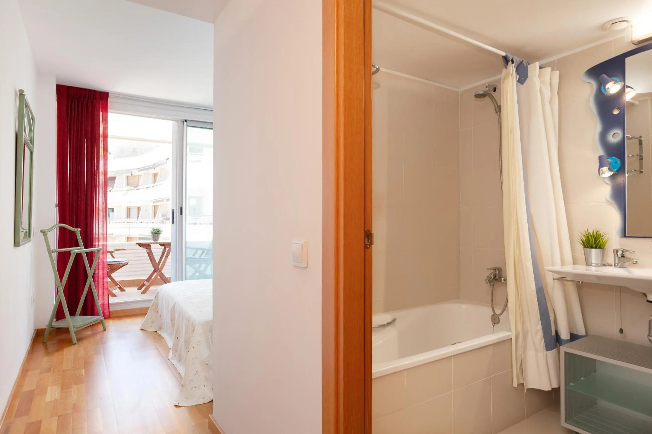 Bathroom in Lets Holidays Excellent apartment next beach 6