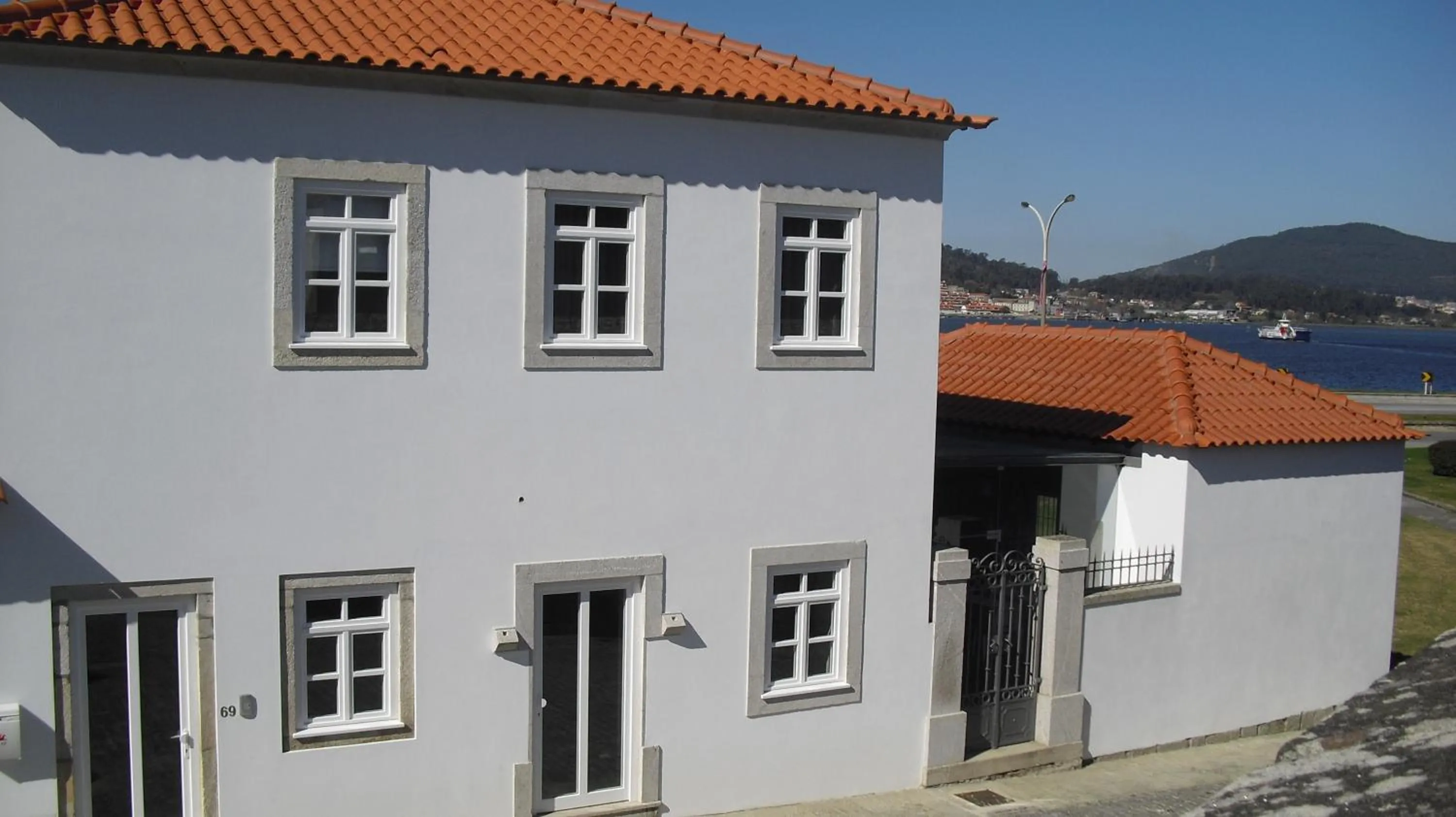 Facade/entrance in Muralha de Caminha