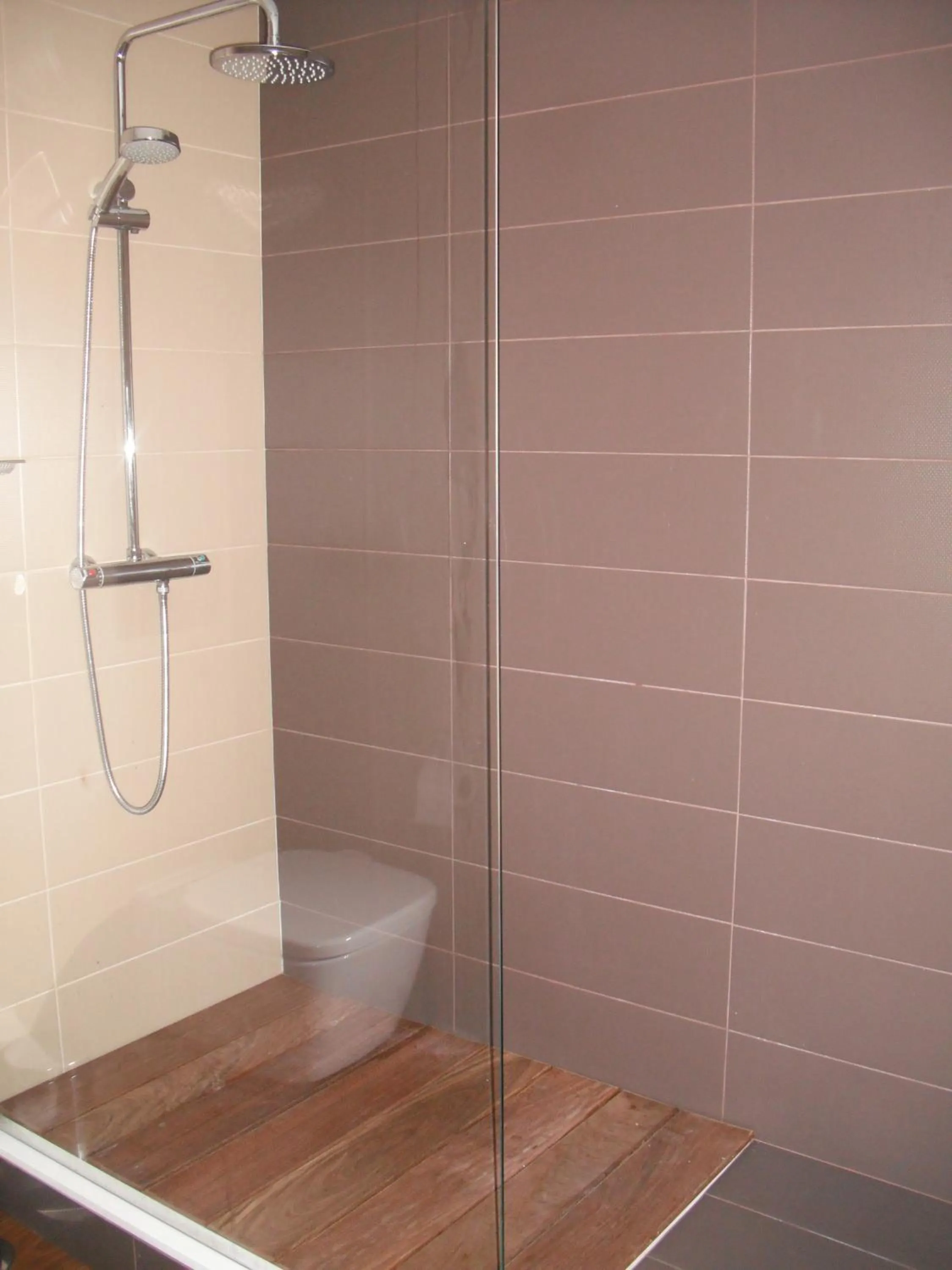 Shower in Muralha de Caminha