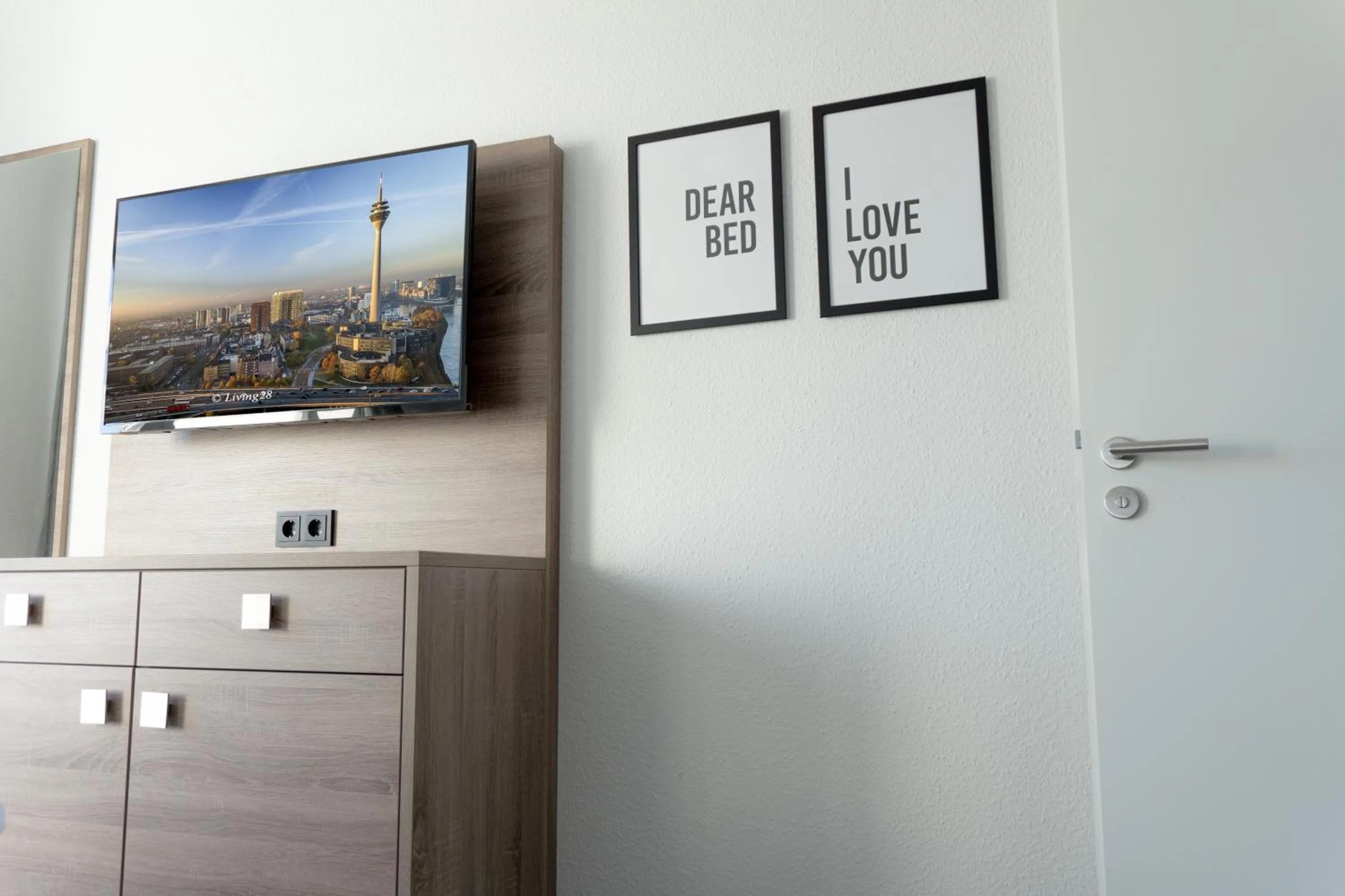 TV and multimedia in Boardinghouse Living28 Kaarst