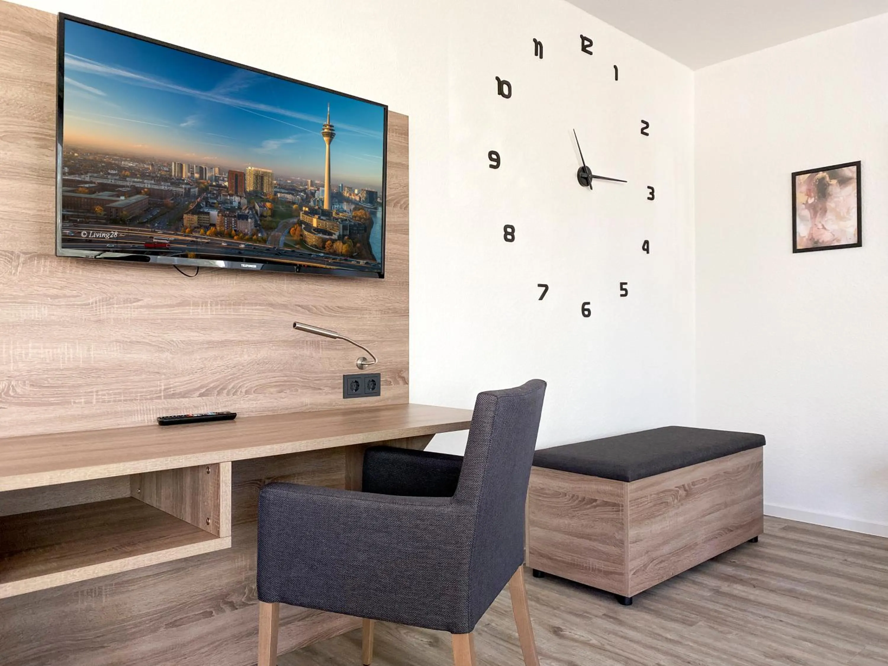 TV and multimedia in Boardinghouse Living28 Kaarst