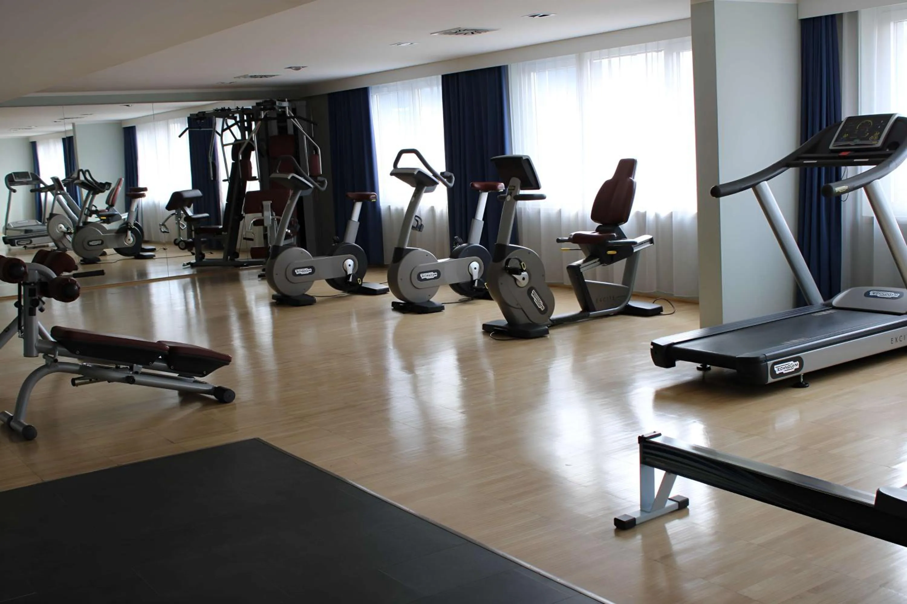 Fitness centre/facilities in Park Inn by Radisson Linz