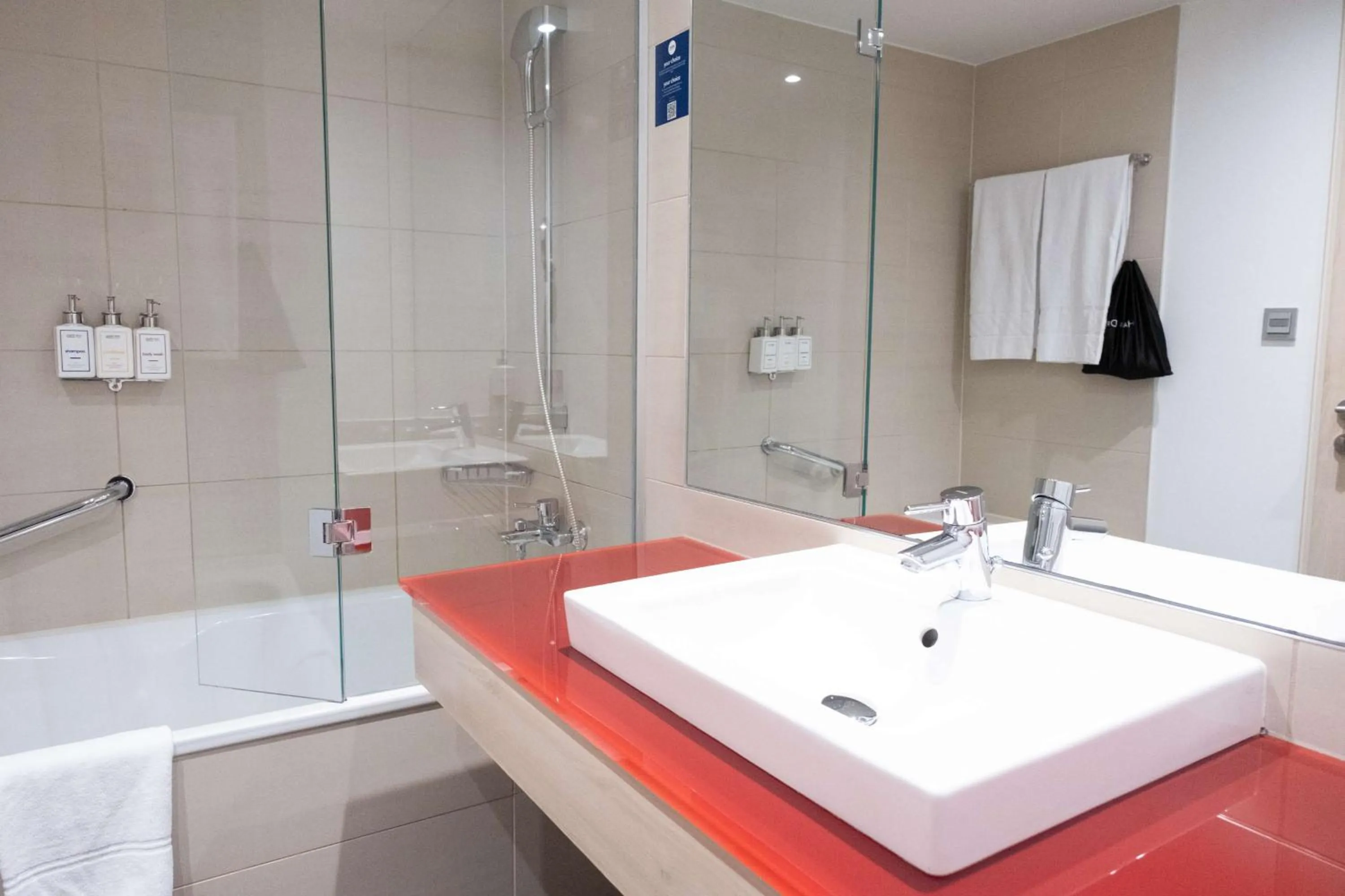 Bathroom in Park Inn by Radisson Linz