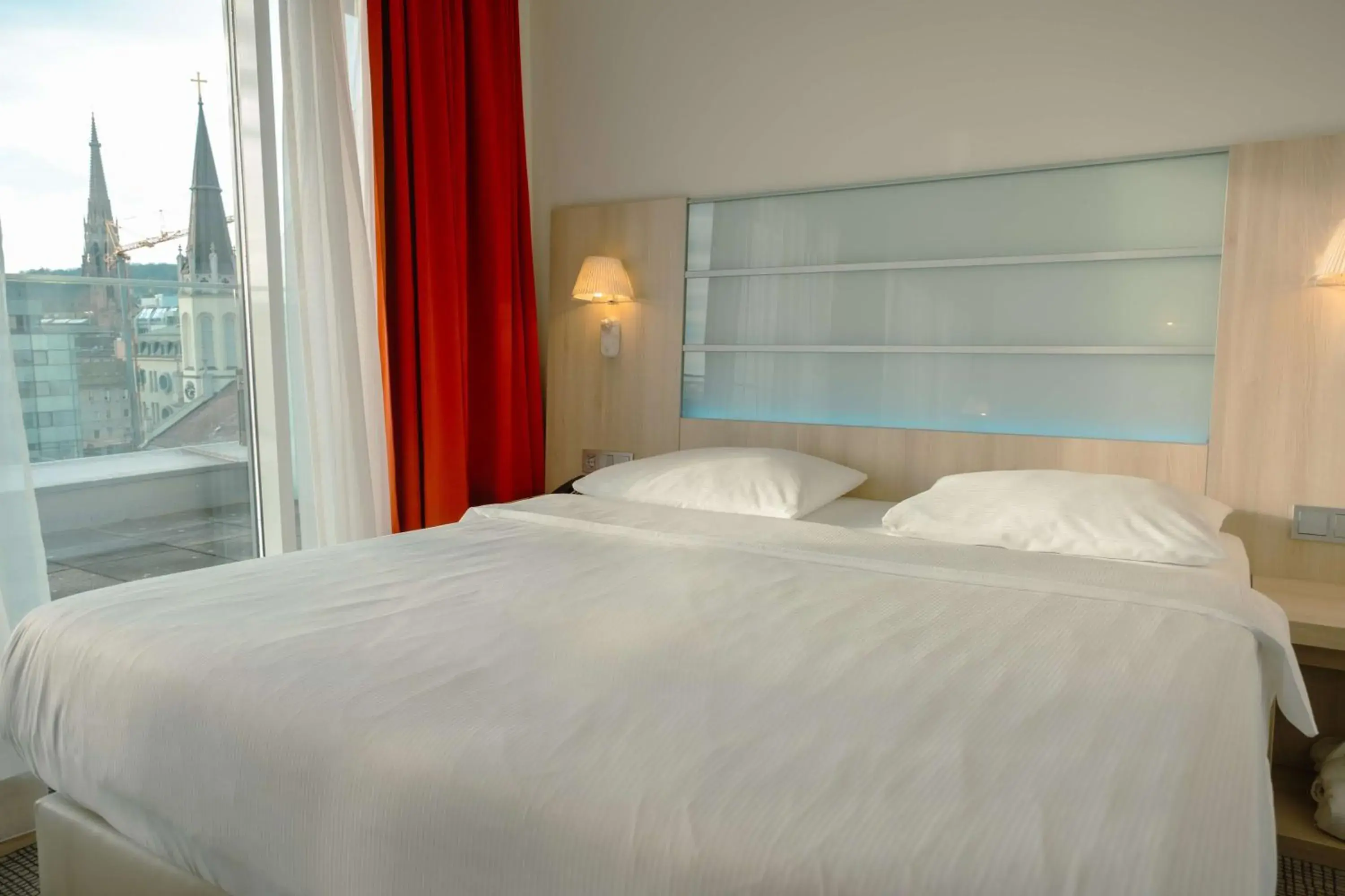 View (from property/room), Bed in Park Inn by Radisson Linz View (from property/room), Bed in Park Inn by Radisson Linz