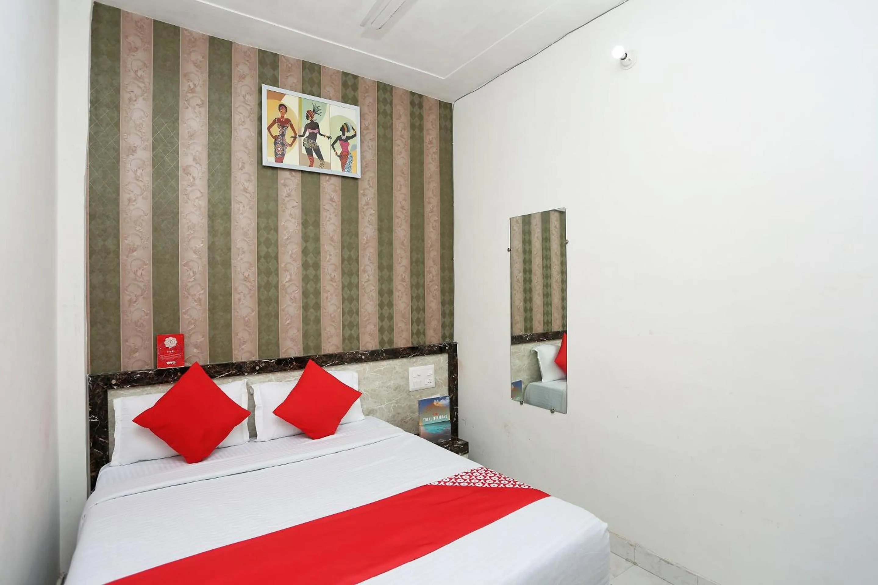 Bedroom, Bed in Hotel O Blue Moon