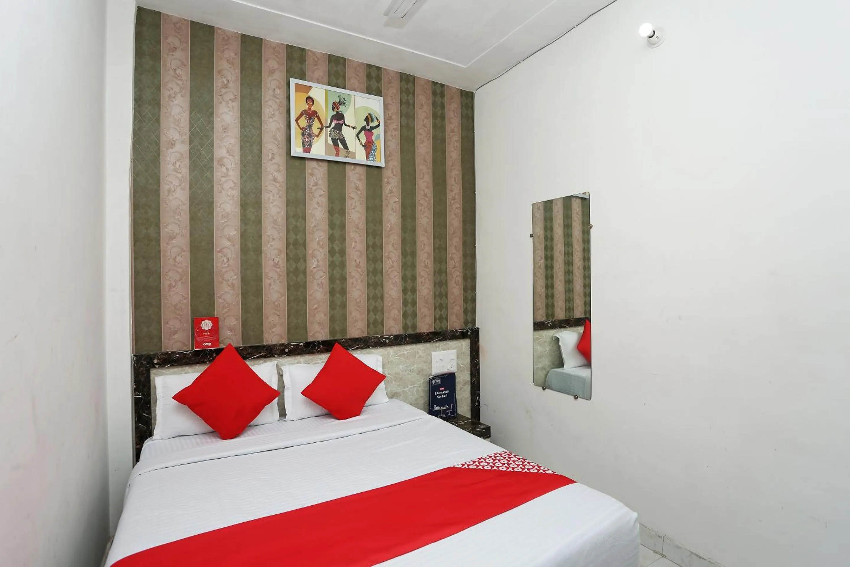 Bedroom, Bed in Hotel O Blue Moon