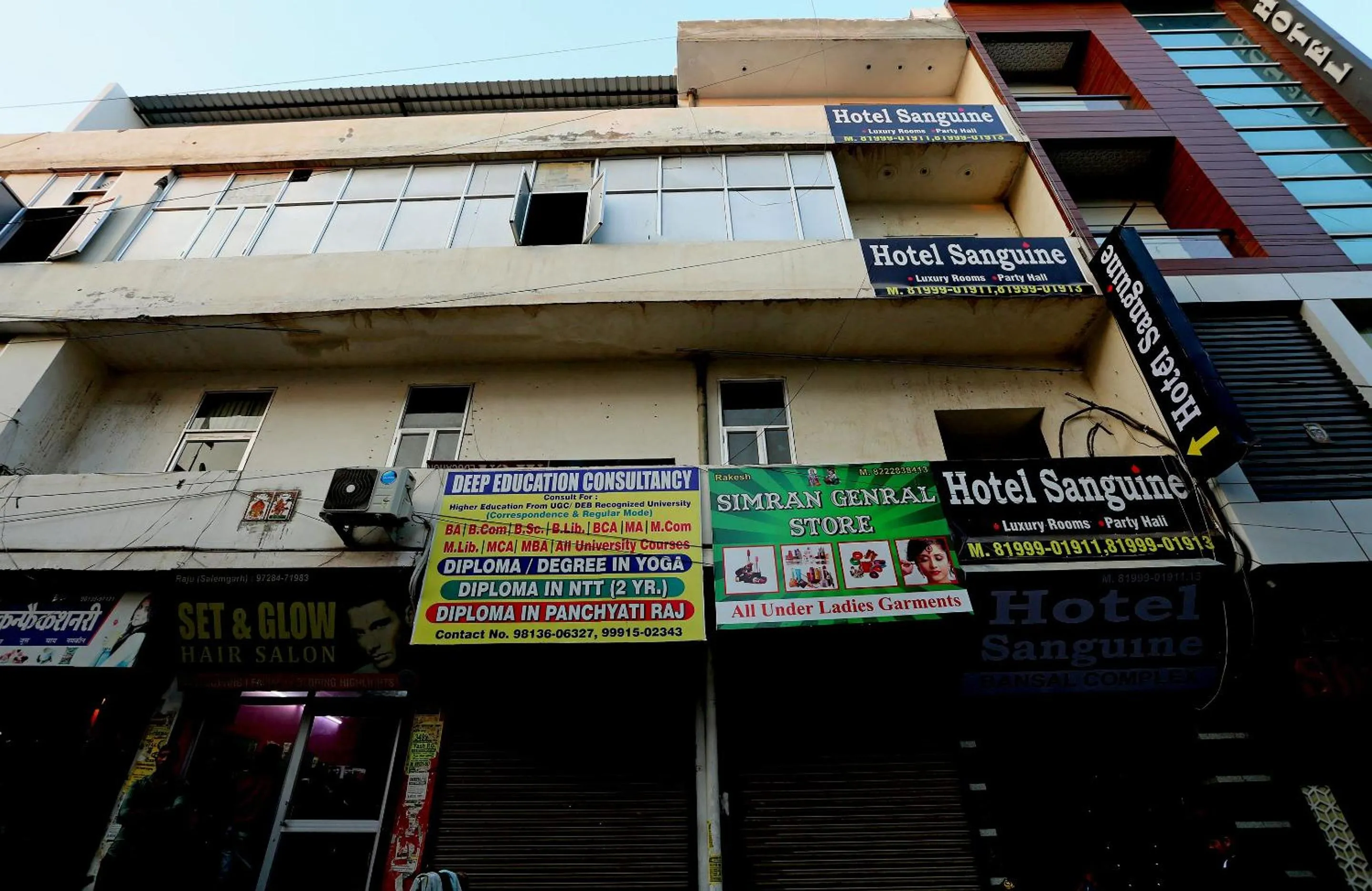 Facade/entrance in Hotel O Blue Moon