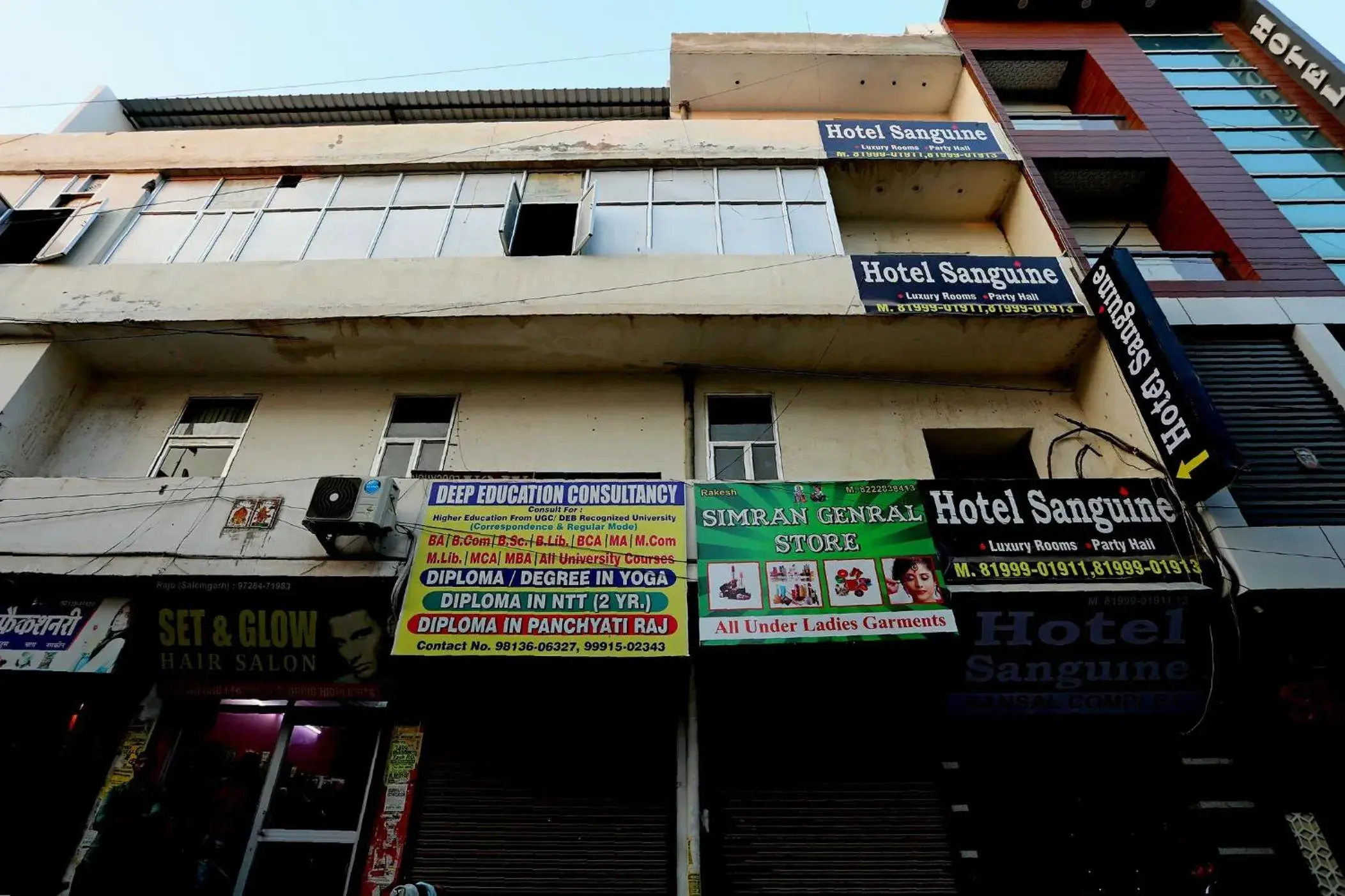 Facade/entrance in Hotel O Blue Moon Facade/entrance in Hotel O Blue Moon