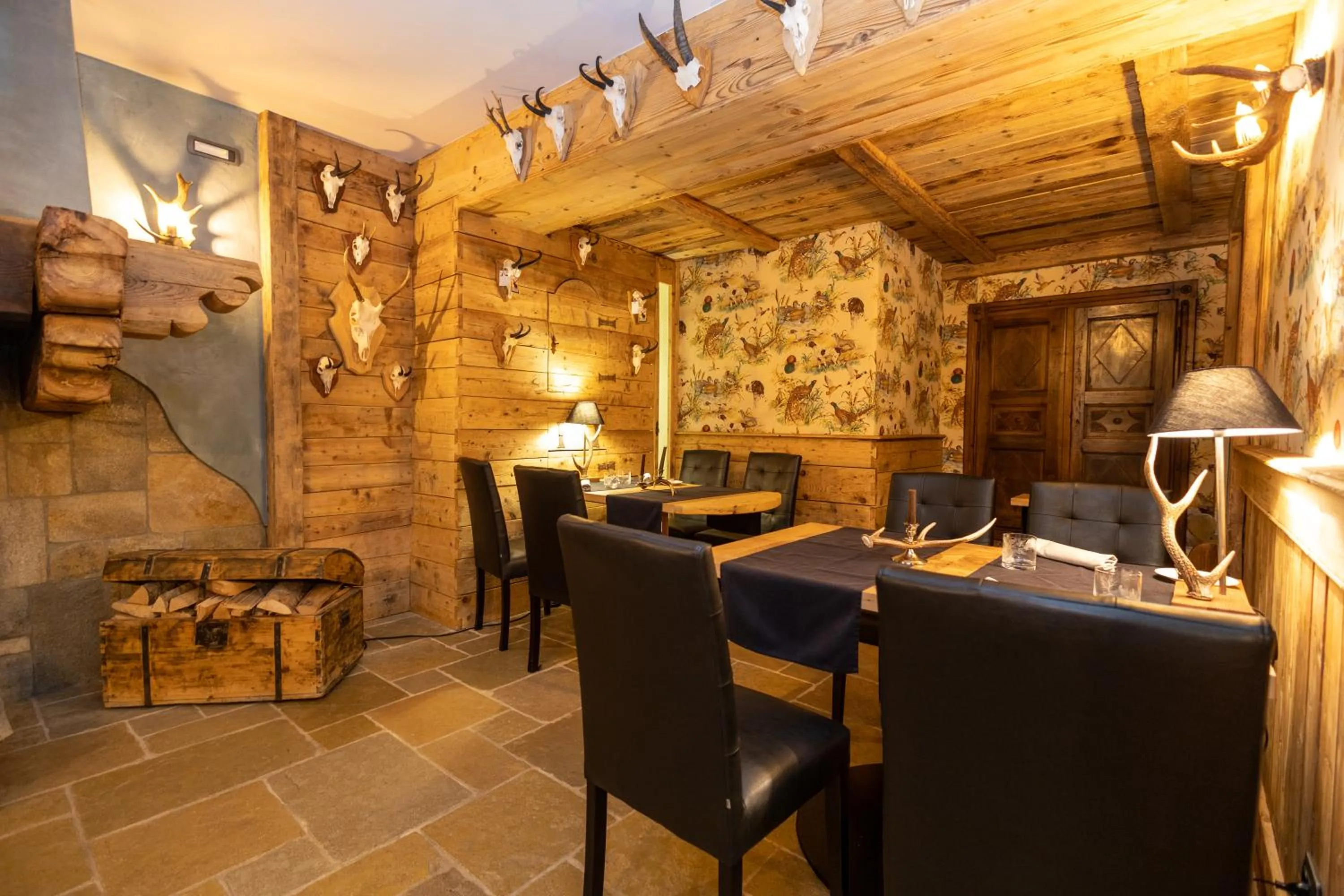 Restaurant/places to eat in Hotel Bucaneve