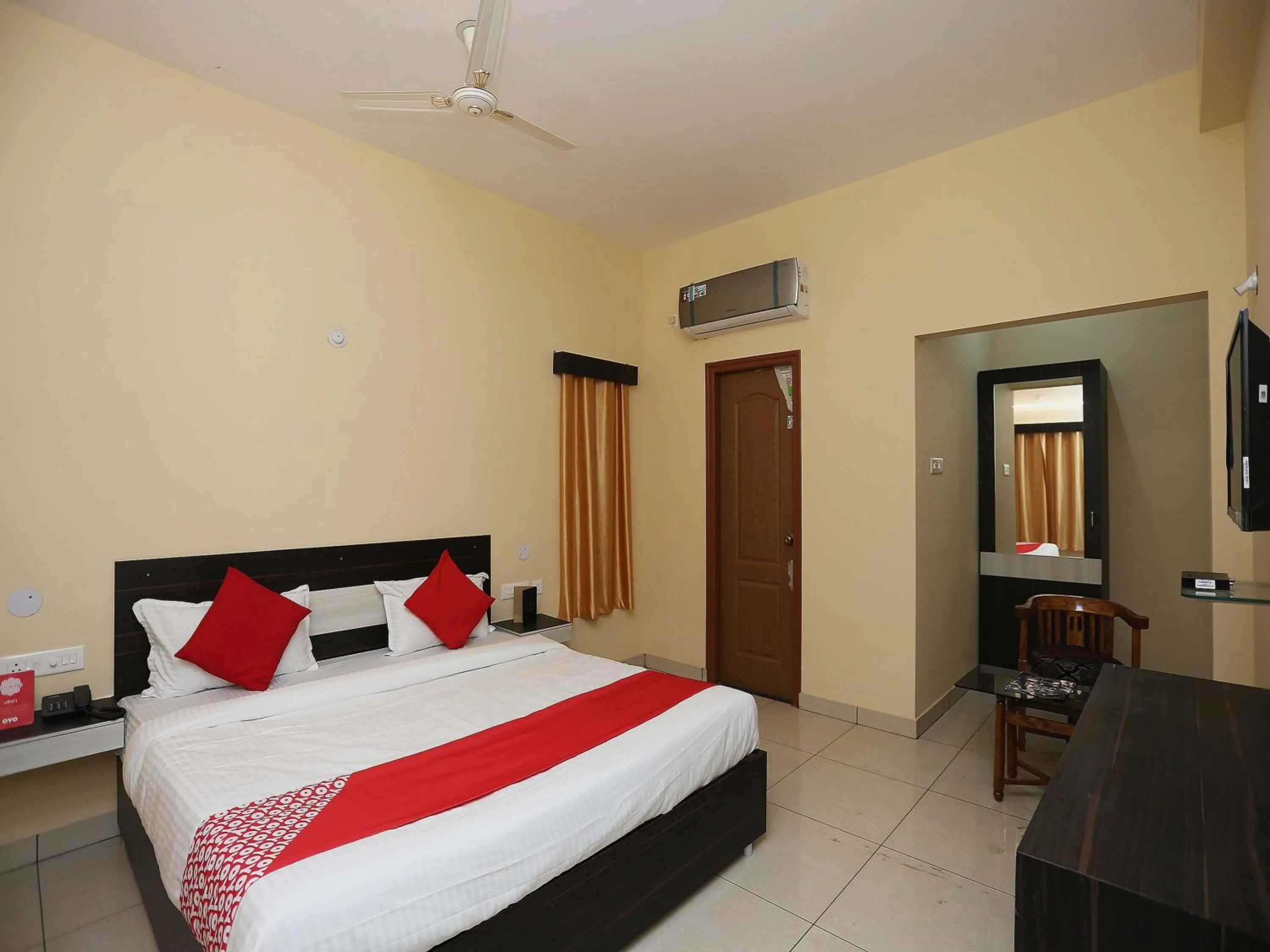 Facade/entrance in Hotel O Blue Bell