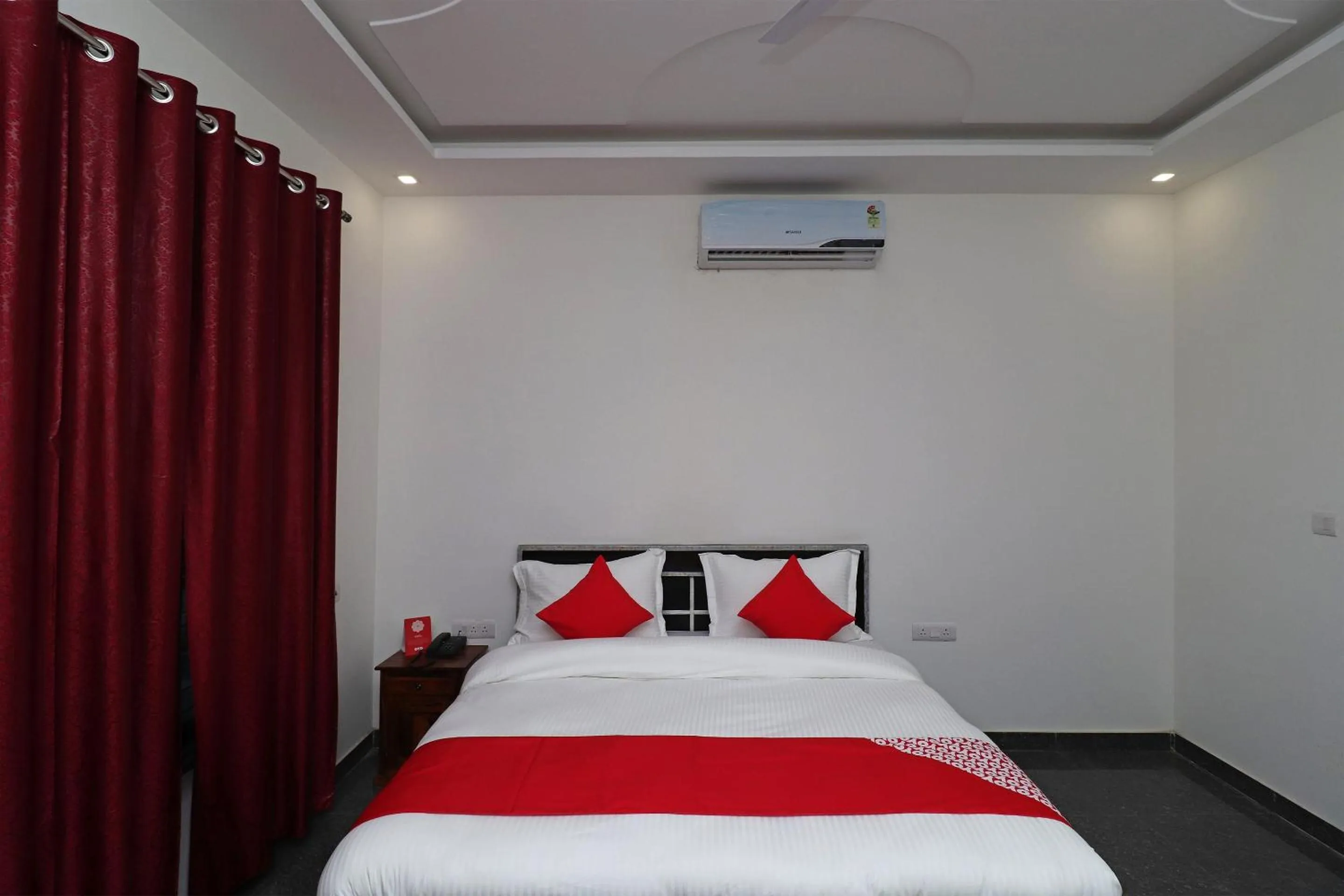 Bedroom in Hotel O Laxmi Residency