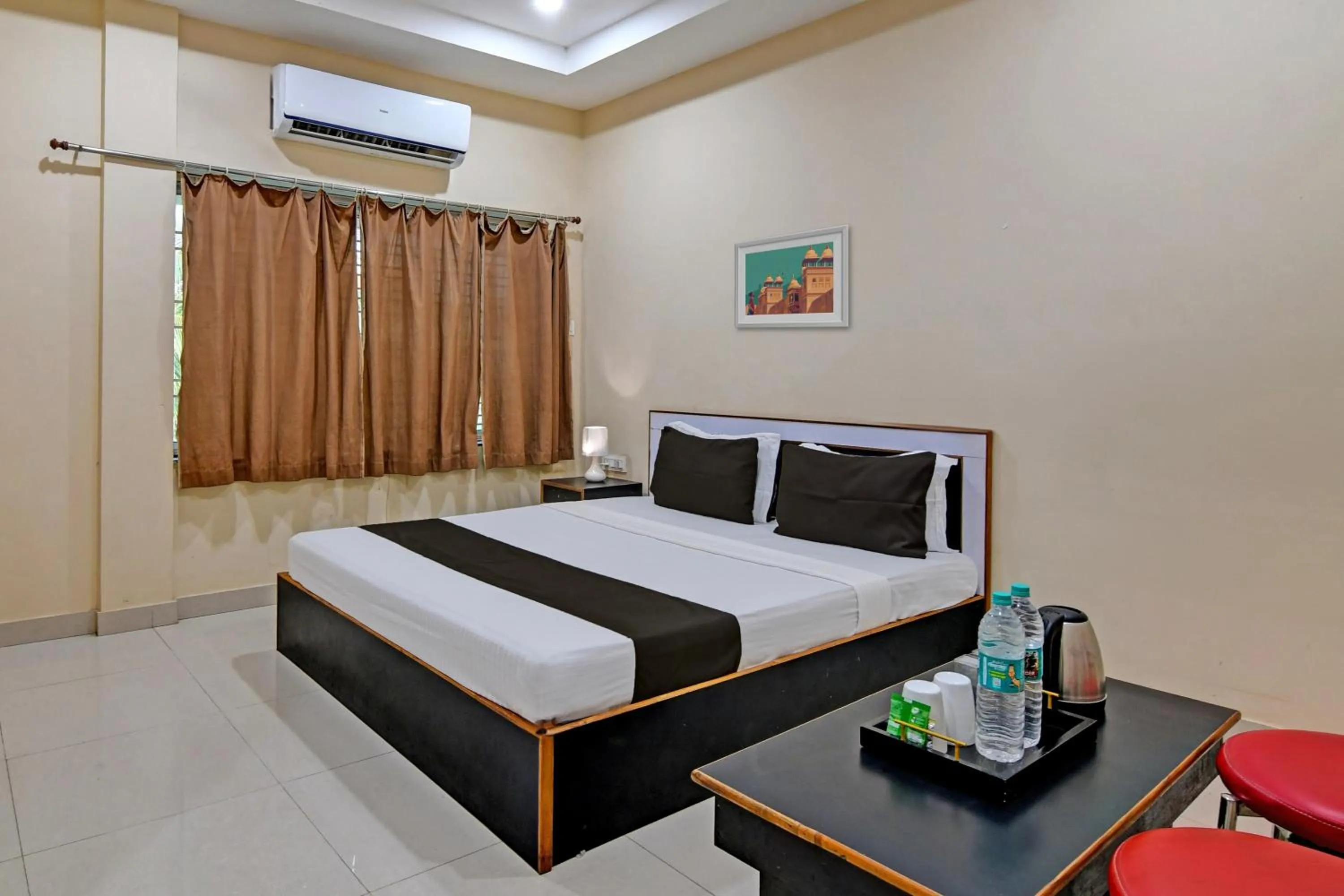 Bedroom, Bed in Archie Oasis