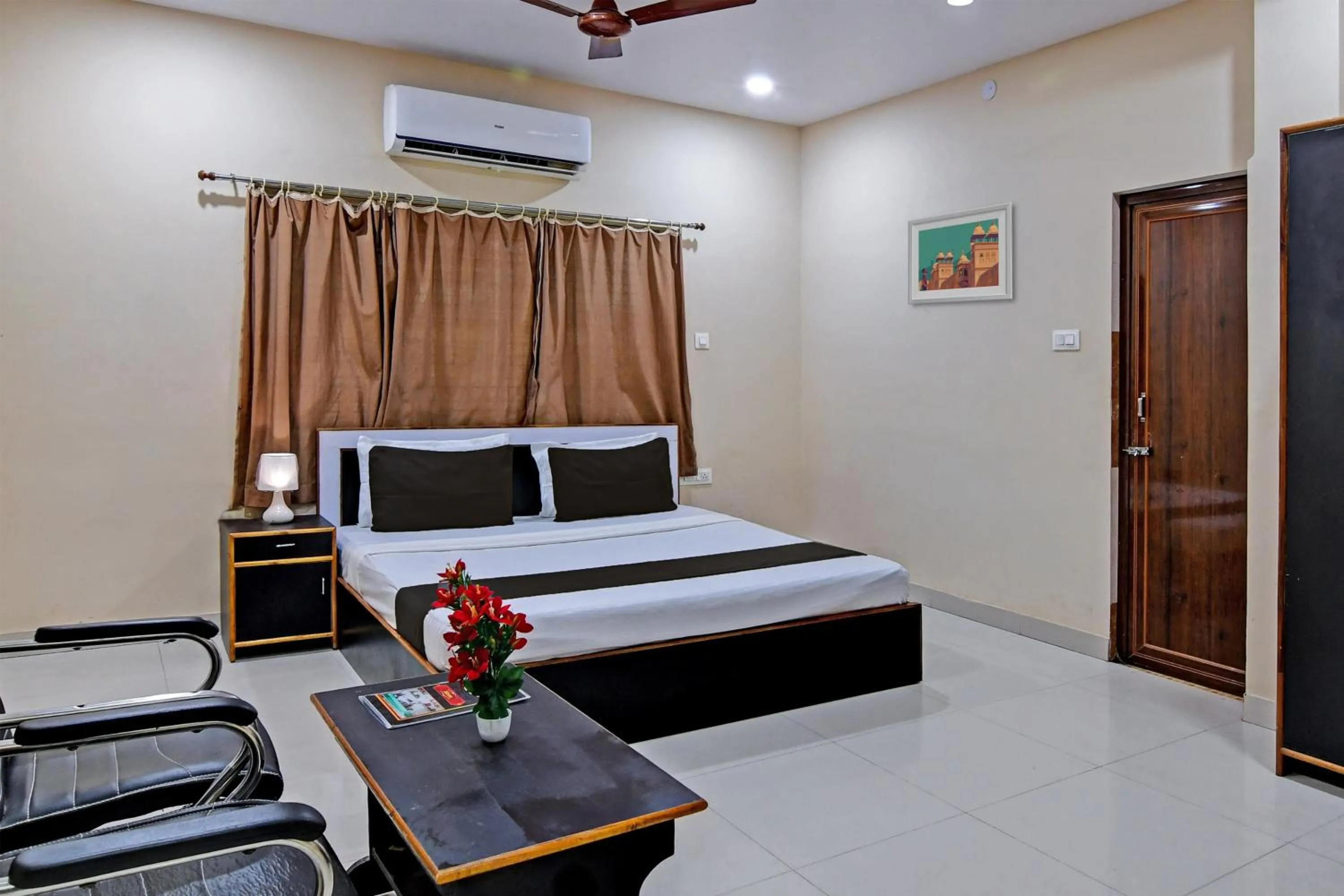 Bedroom, Bed in Archie Oasis